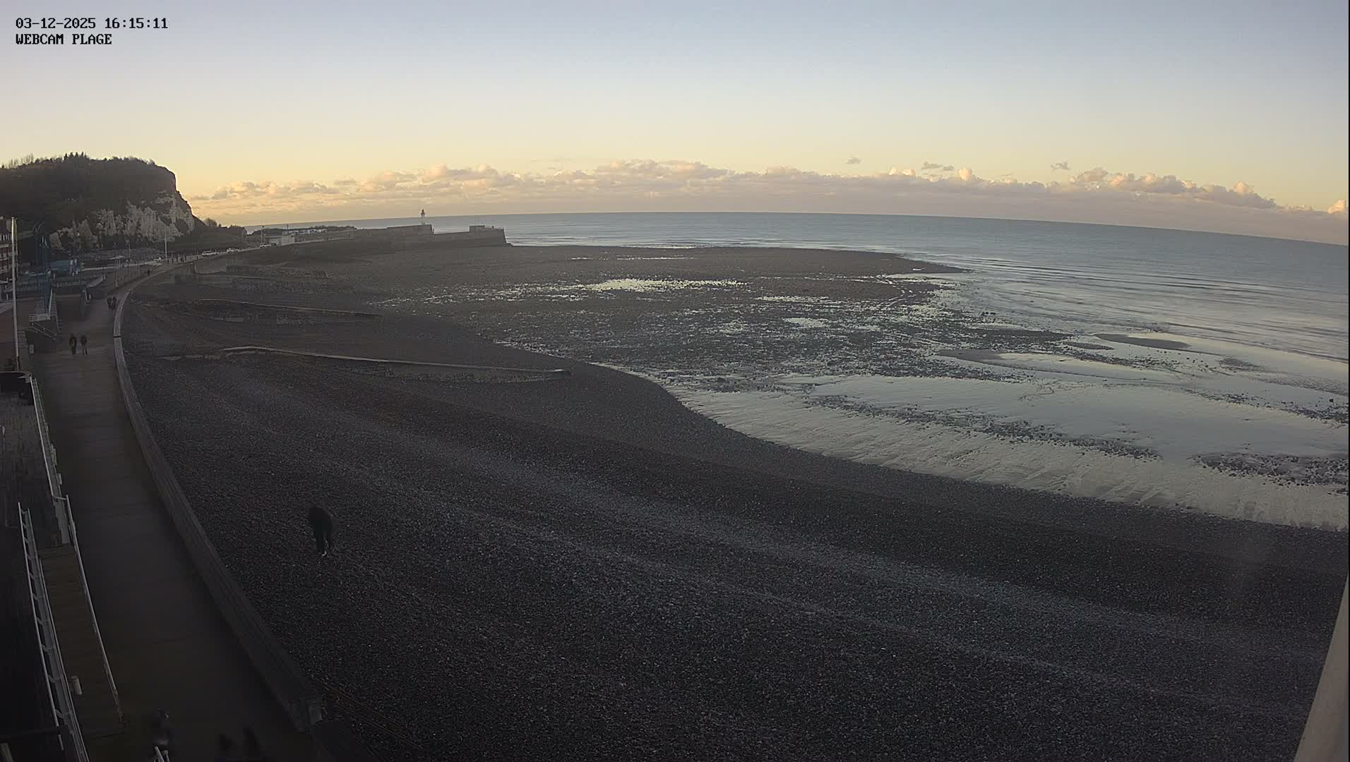 Plage de Saint-Valery-en-Caux  Beach Live Cam - Dieppe, Seine-Maritime, Normandie, France