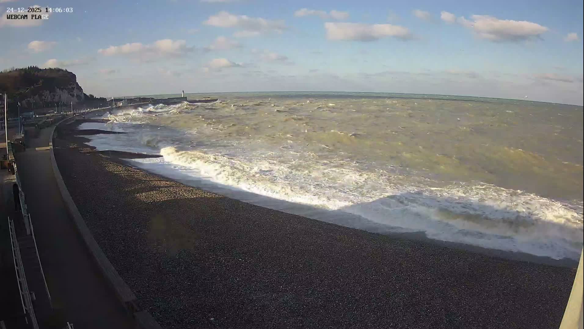 Plage de Saint-Valery-en-Caux  Beach Live Cam - Dieppe, Seine-Maritime, Normandie, France