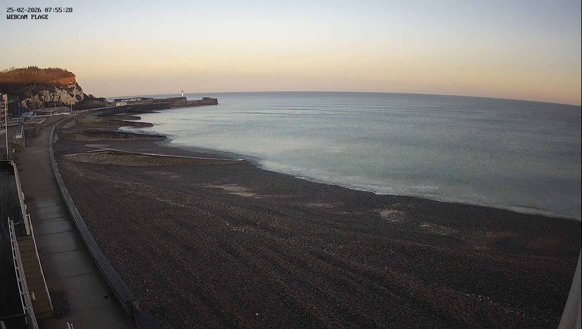 Plage de Saint-Valery-en-Caux  Beach Live Cam - Dieppe, Seine-Maritime, Normandie, France