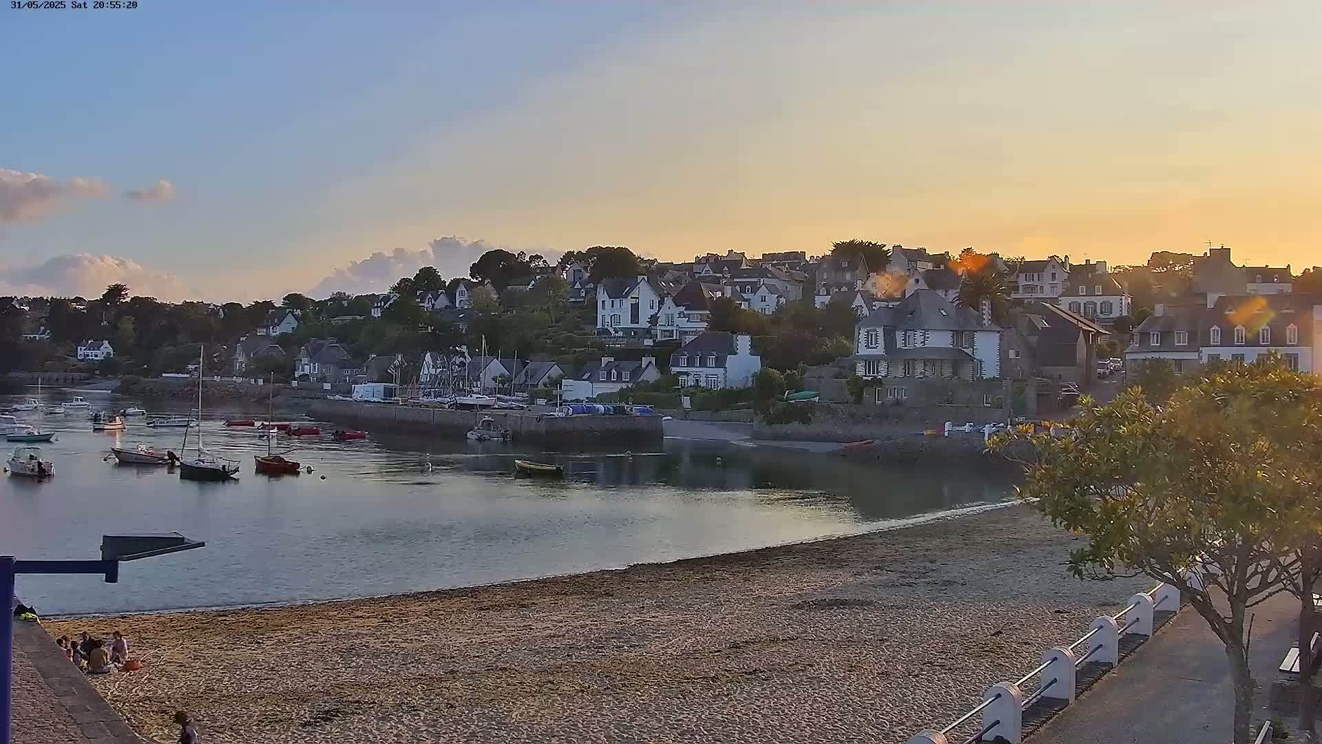 Locquirec Commune & Port Live Cam - Morlaix, Finistere, Bretagne, France