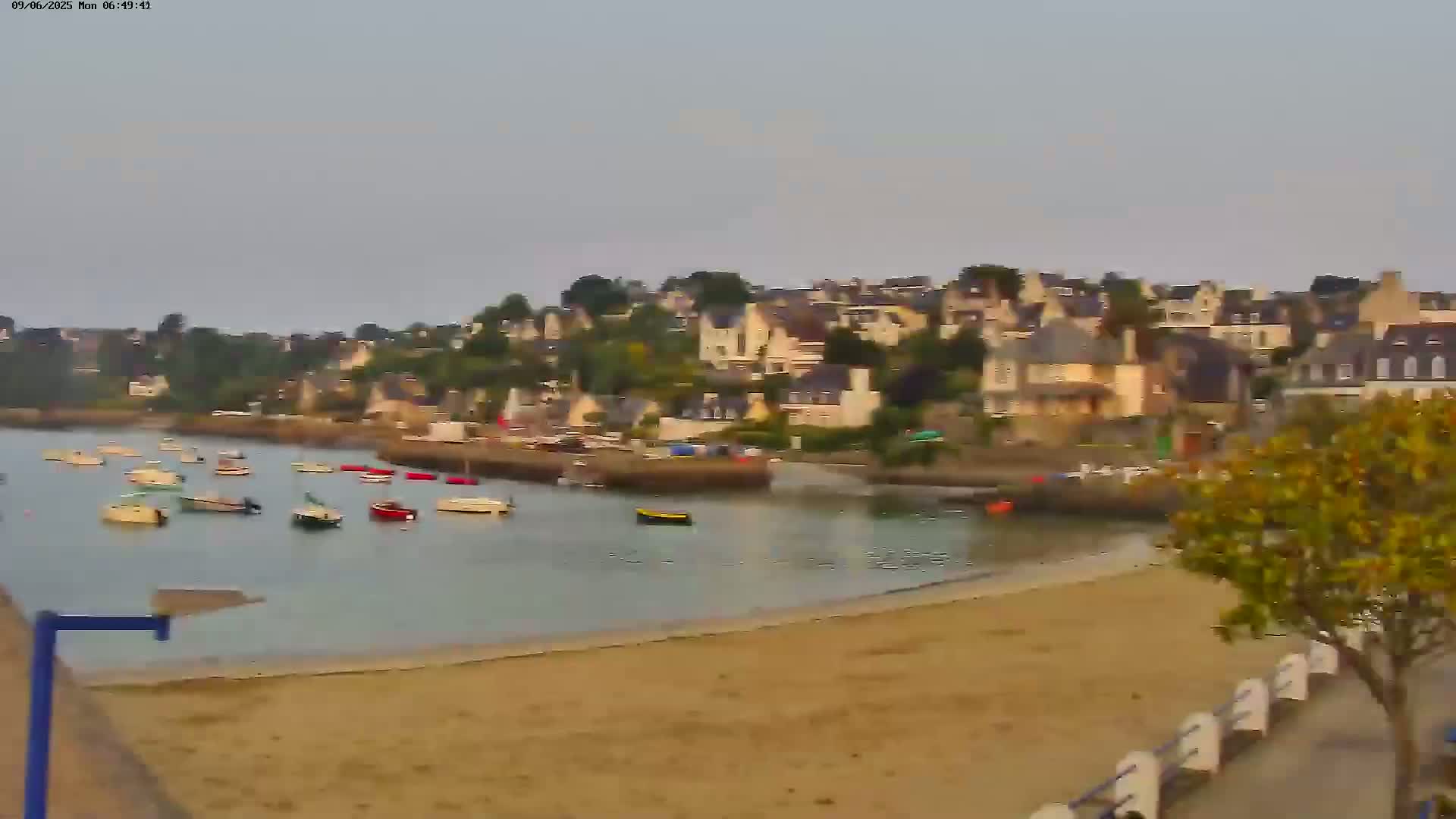 Locquirec Commune & Port Live Cam - Morlaix, Finistere, Bretagne, France