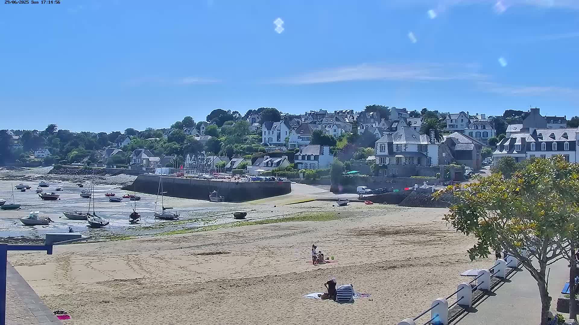 Locquirec Commune & Port Live Cam - Morlaix, Finistere, Bretagne, France