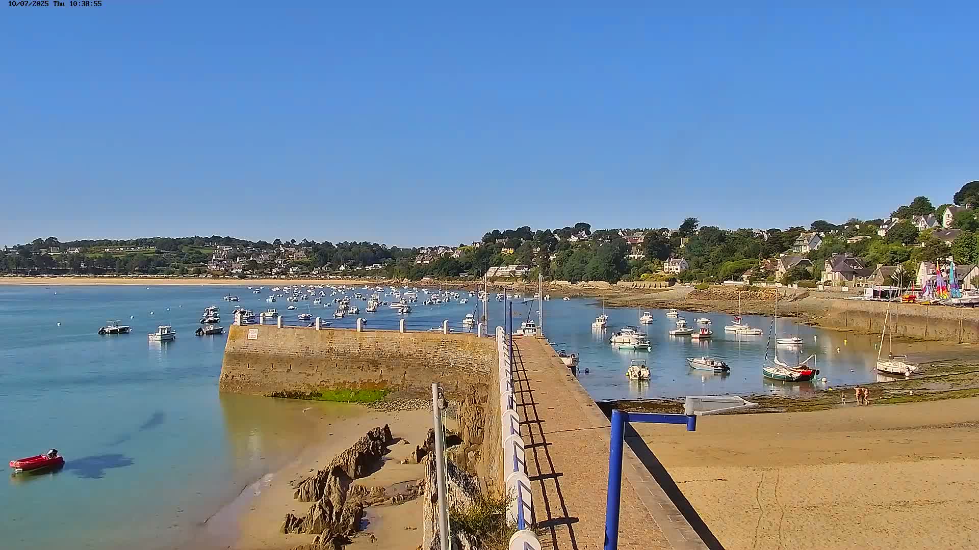 Locquirec Commune & Port Live Cam - Morlaix, Finistere, Bretagne, France