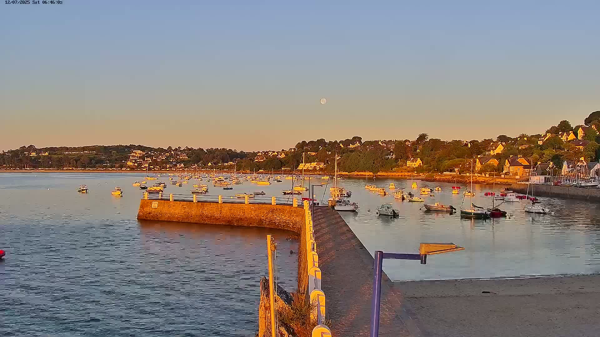 Locquirec Commune & Port Live Cam - Morlaix, Finistere, Bretagne, France