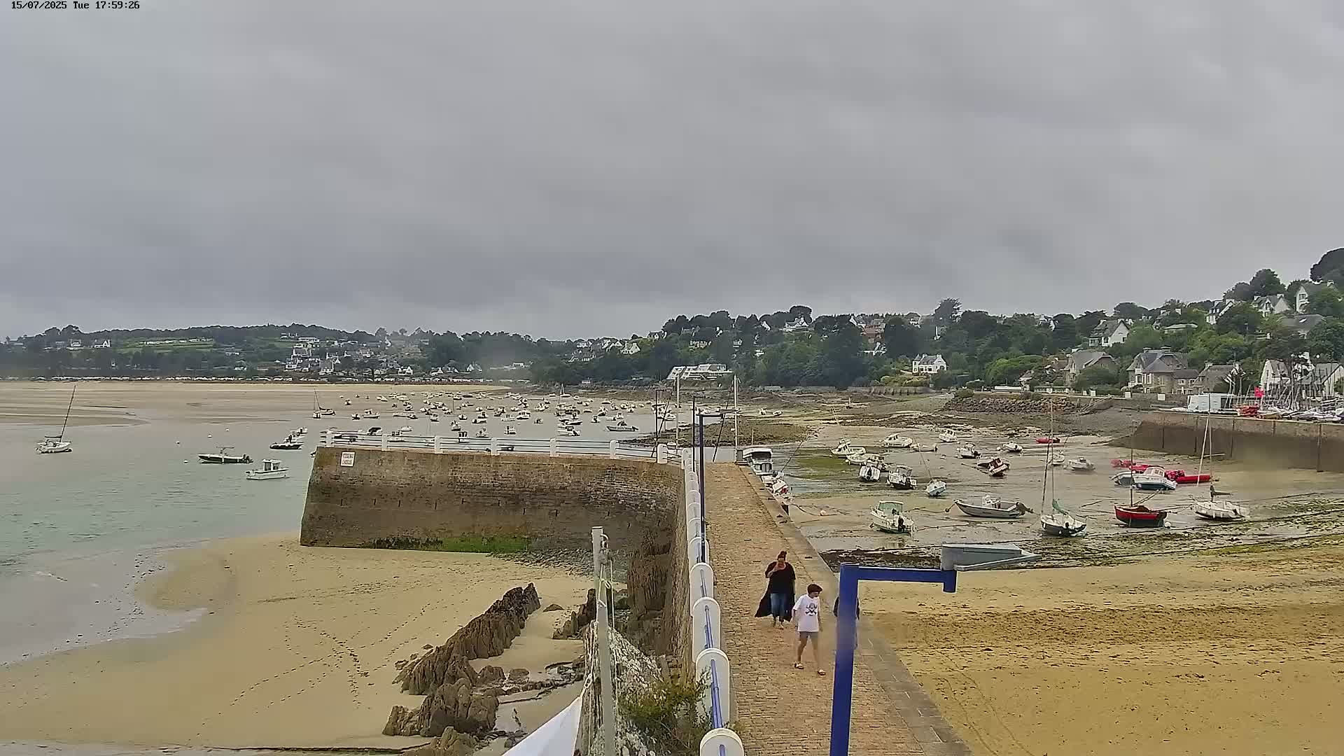 Locquirec Commune & Port Live Cam - Morlaix, Finistere, Bretagne, France