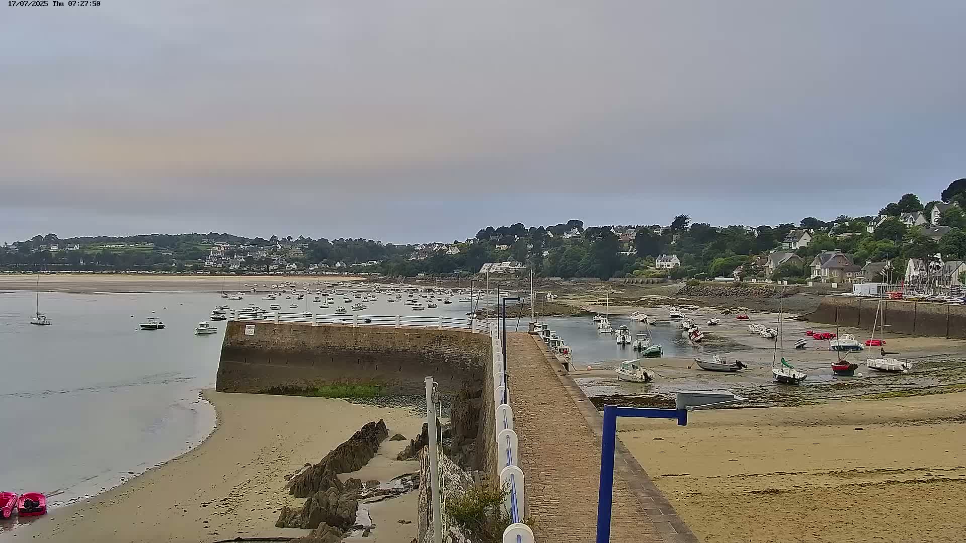 Locquirec Commune & Port Live Cam - Morlaix, Finistere, Bretagne, France