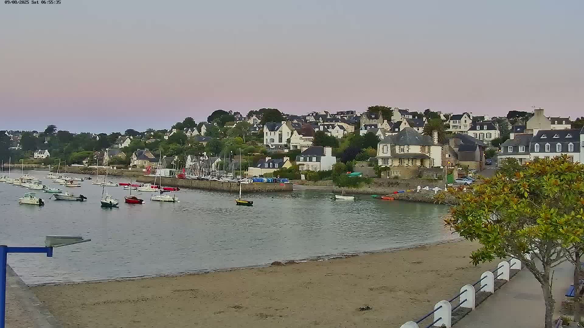 Locquirec Commune & Port Live Cam - Morlaix, Finistere, Bretagne, France