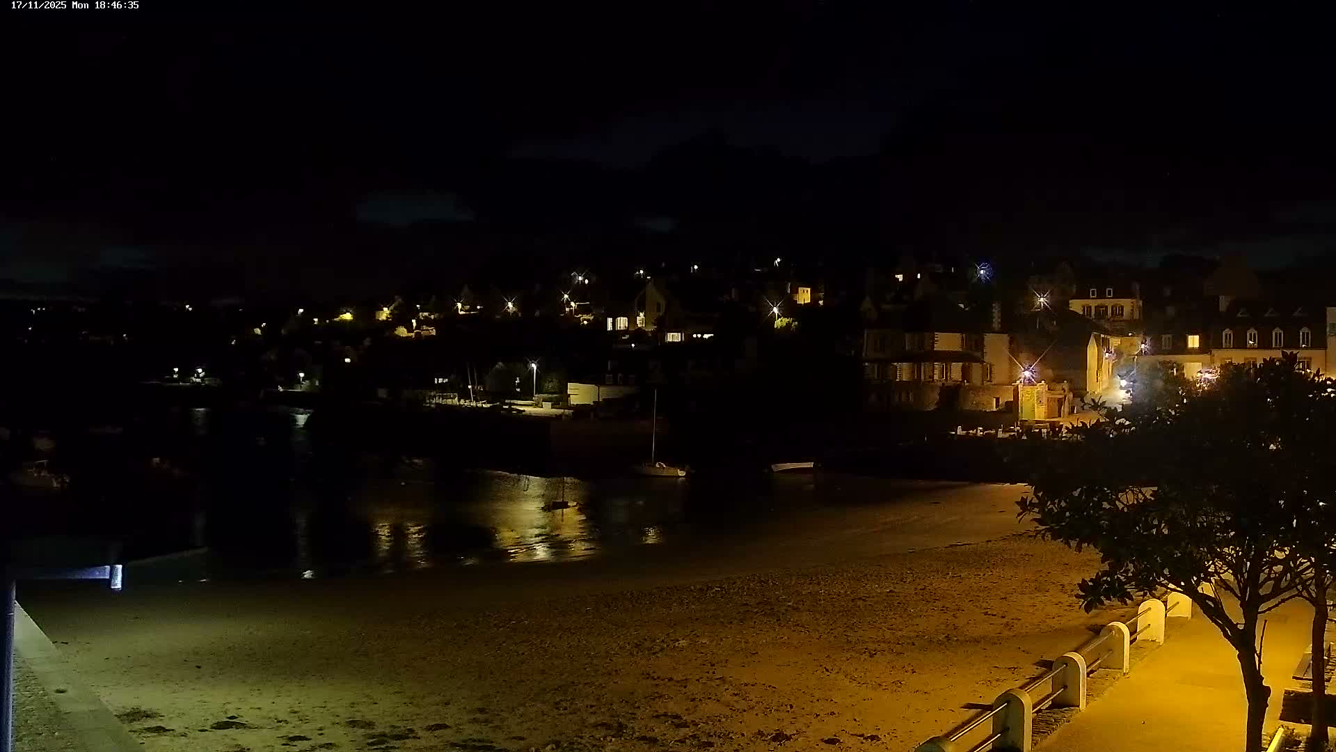 Locquirec Commune & Port Live Cam - Morlaix, Finistere, Bretagne, France