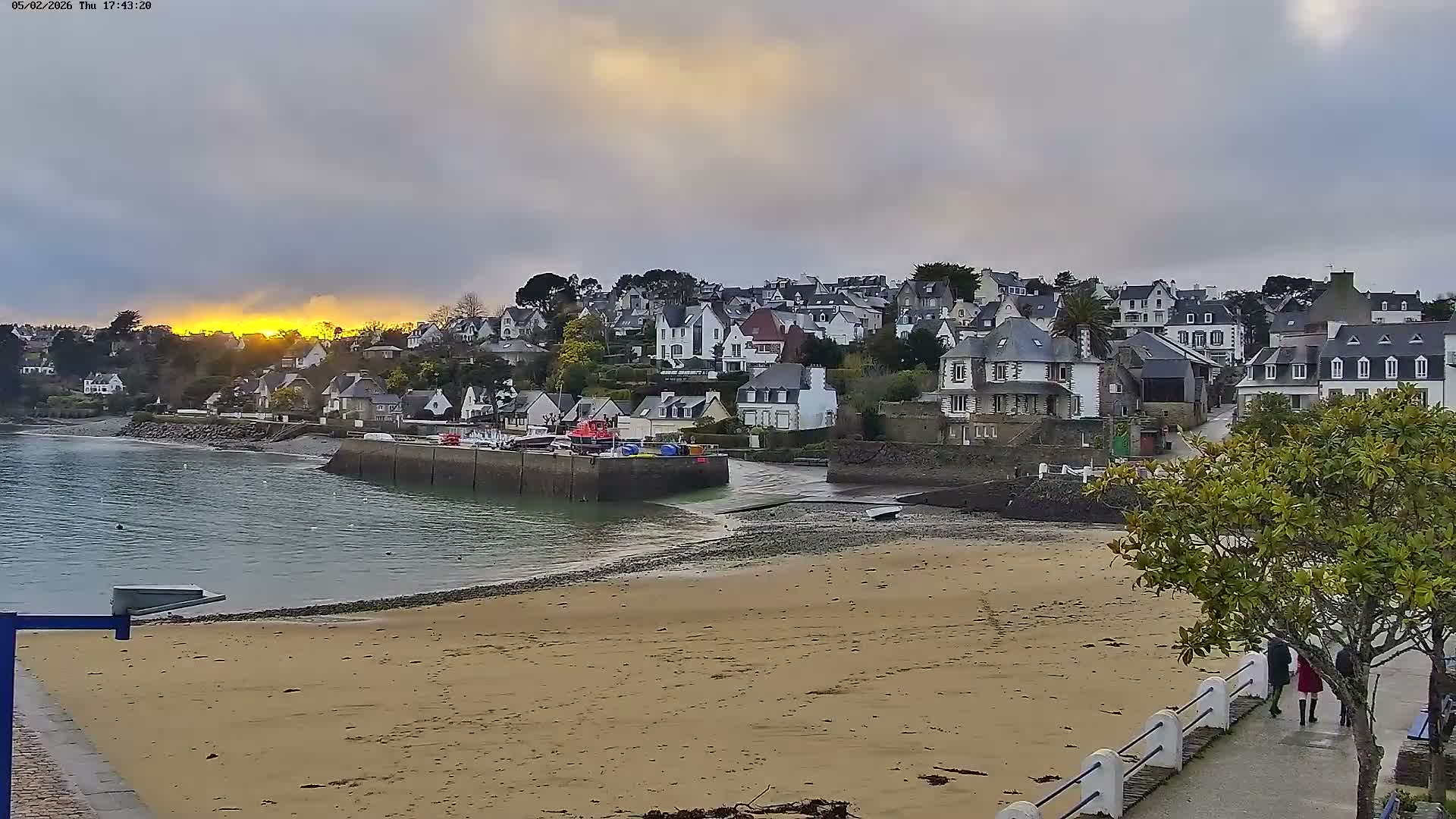Locquirec Commune & Port Live Cam - Morlaix, Finistere, Bretagne, France