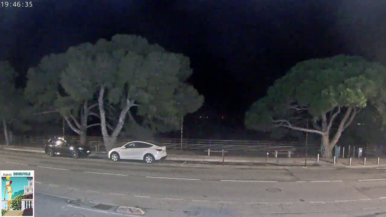 Les Issambres Coast Live Cam -  Roquebrune-sur-Argens, Var, Draguignan, Provence-Alpes-Cote d'Azur, France