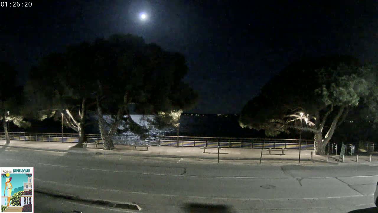 Les Issambres Coast Live Cam -  Roquebrune-sur-Argens, Var, Draguignan, Provence-Alpes-Cote d'Azur, France