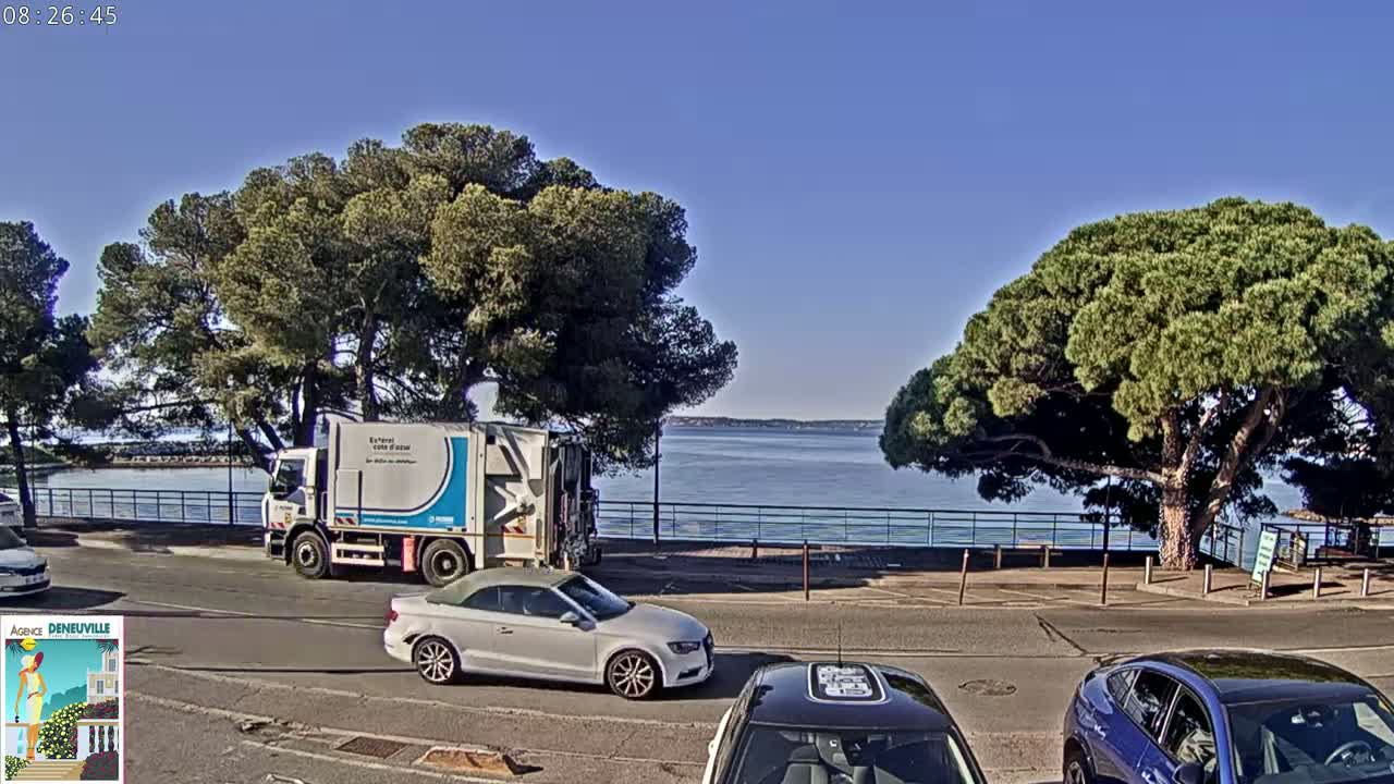 Les Issambres Coast Live Cam -  Roquebrune-sur-Argens, Var, Draguignan, Provence-Alpes-Cote d'Azur, France