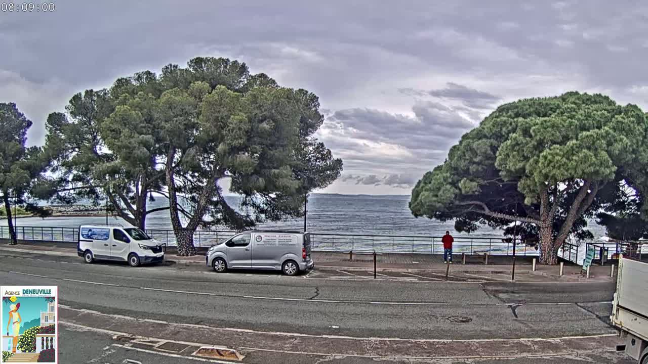 Les Issambres Coast Live Cam -  Roquebrune-sur-Argens, Var, Draguignan, Provence-Alpes-Cote d'Azur, France