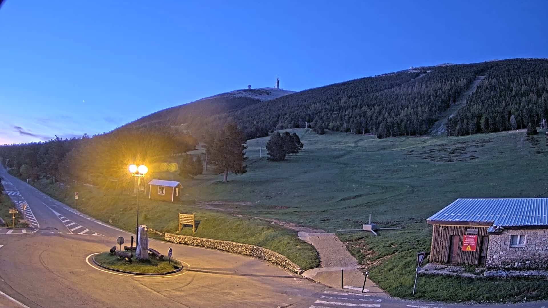Montserein - Ventoux Mount Live Cam - Carpentras, Vaucluse, Provence-Alpes-Cote d’Azur