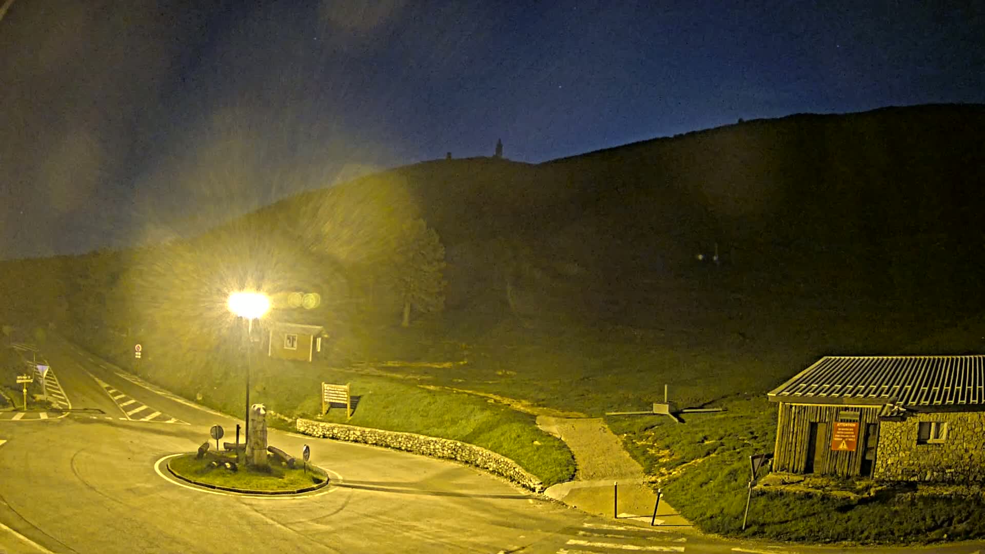 Montserein - Ventoux Mount Live Cam - Carpentras, Vaucluse, Provence-Alpes-Cote d’Azur