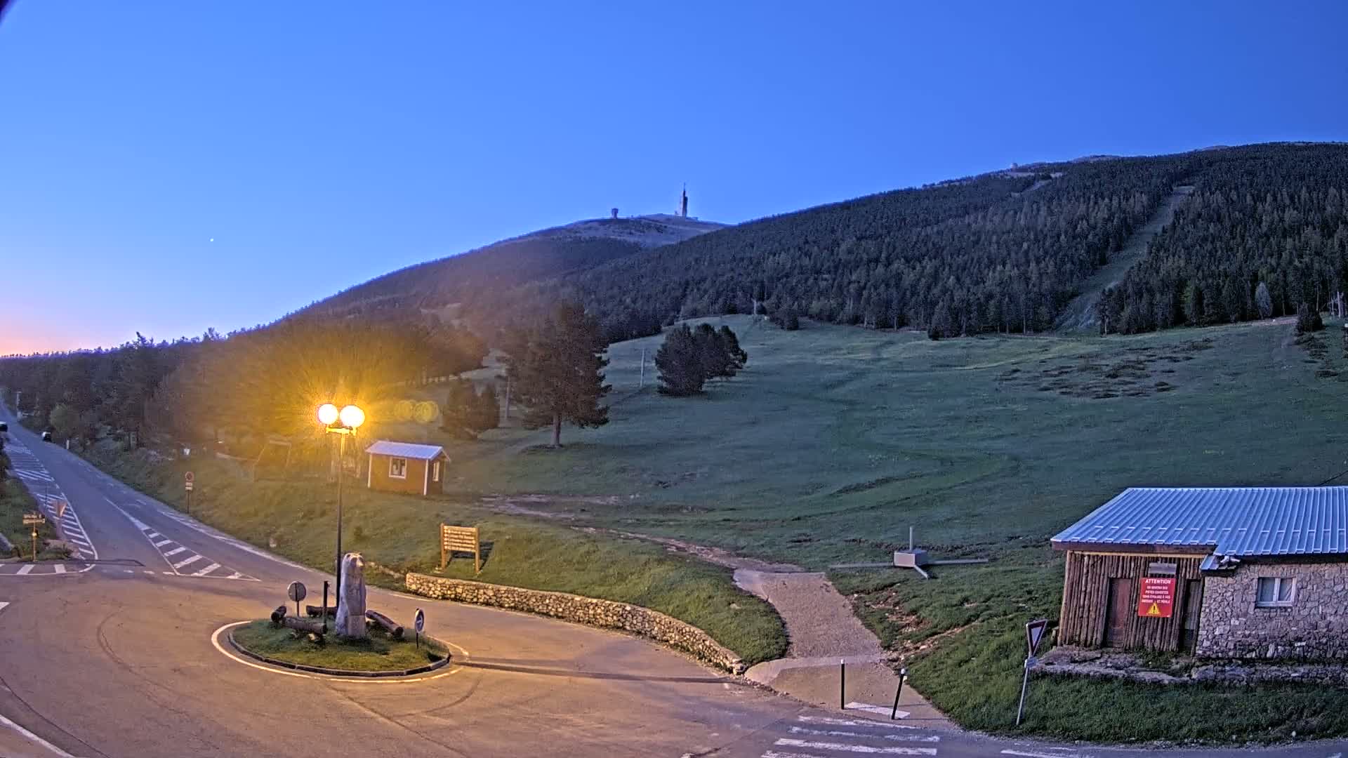Montserein - Ventoux Mount Live Cam - Carpentras, Vaucluse, Provence-Alpes-Cote d’Azur