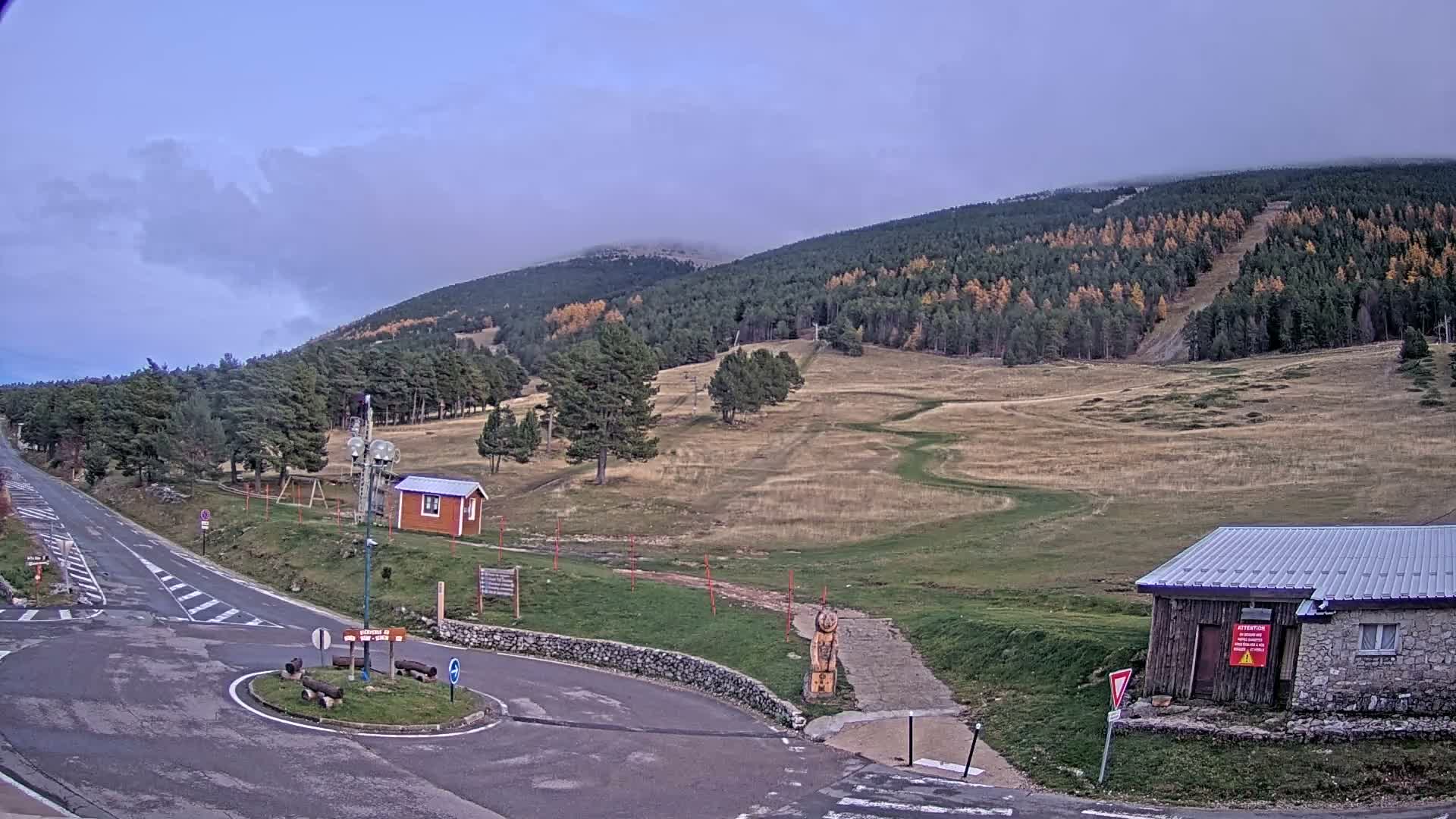 Montserein - Ventoux Mount Live Cam - Carpentras, Vaucluse, Provence-Alpes-Cote d’Azur