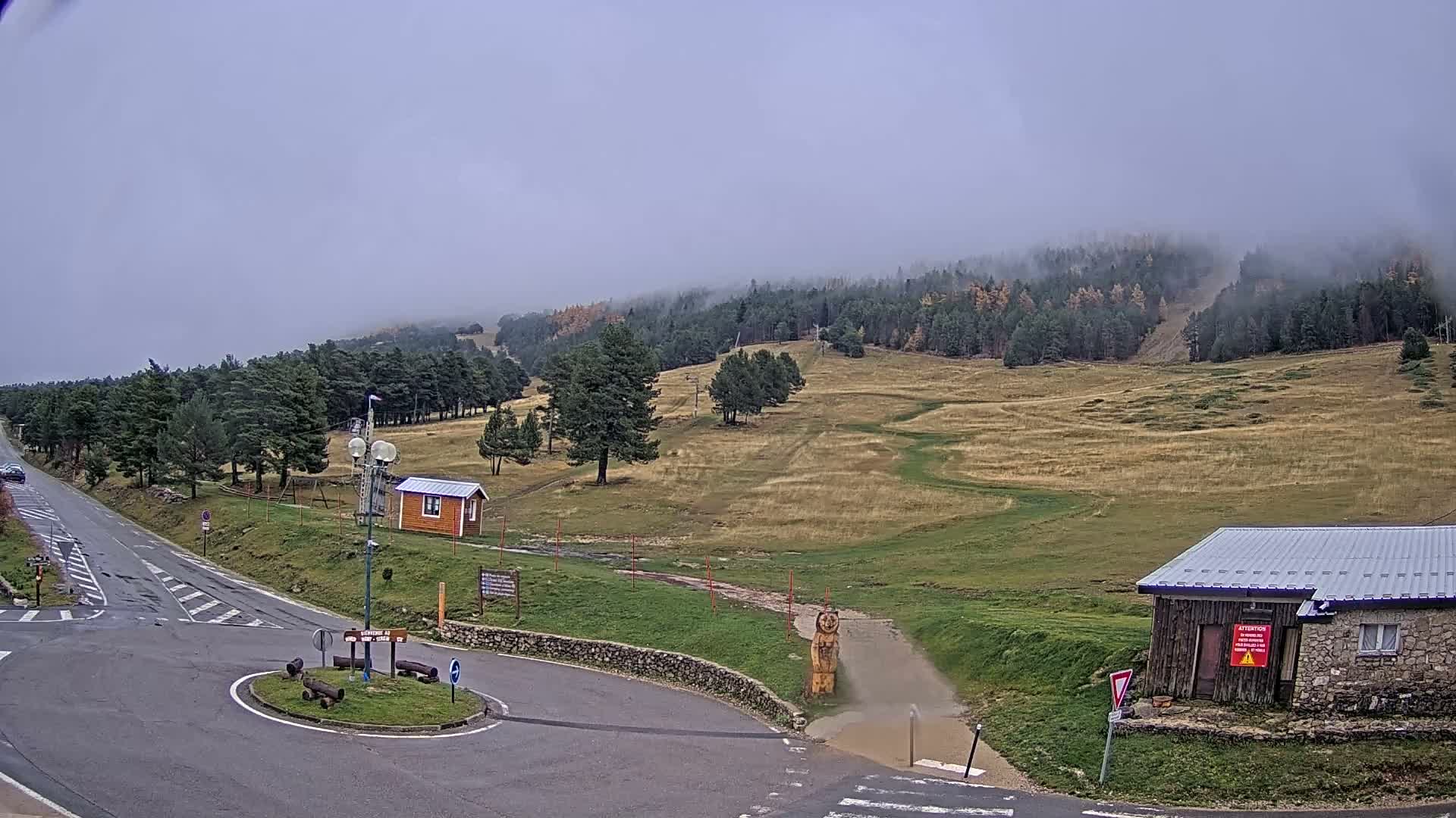 Montserein - Ventoux Mount Live Cam - Carpentras, Vaucluse, Provence-Alpes-Cote d’Azur