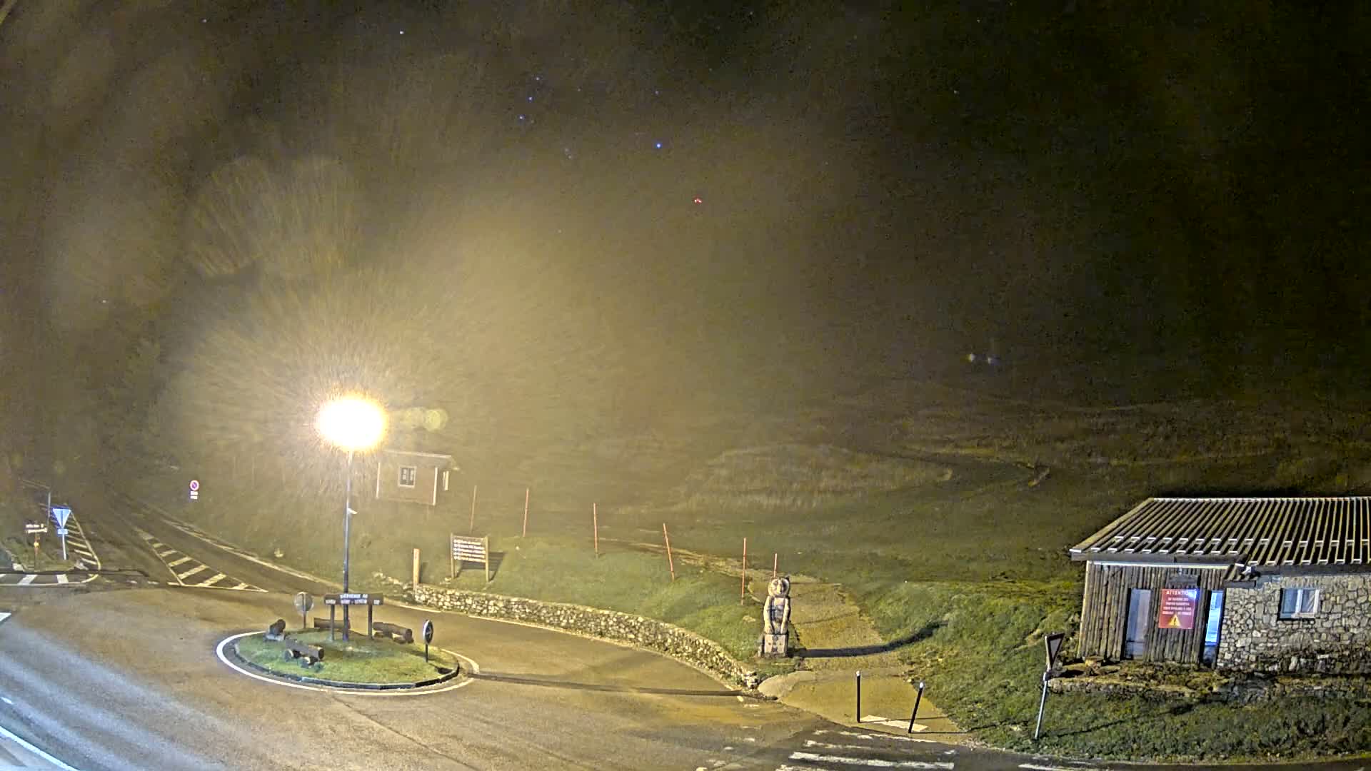 Montserein - Ventoux Mount Live Cam - Carpentras, Vaucluse, Provence-Alpes-Cote d’Azur