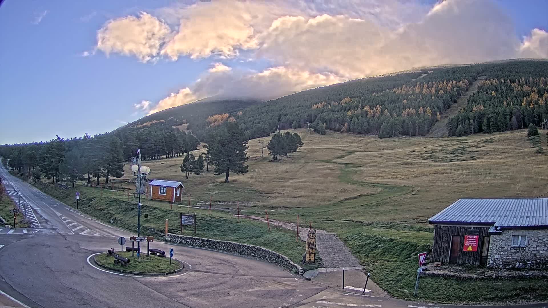 Montserein - Ventoux Mount Live Cam - Carpentras, Vaucluse, Provence-Alpes-Cote d’Azur