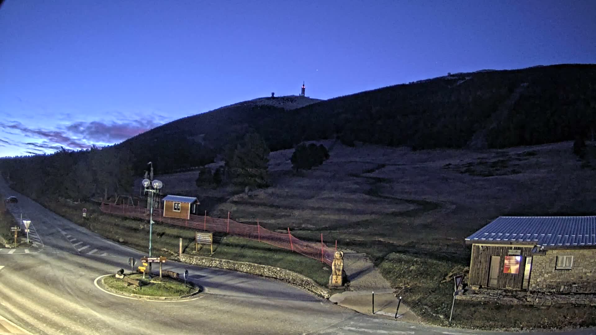 Montserein - Ventoux Mount Live Cam - Carpentras, Vaucluse, Provence-Alpes-Cote d’Azur
