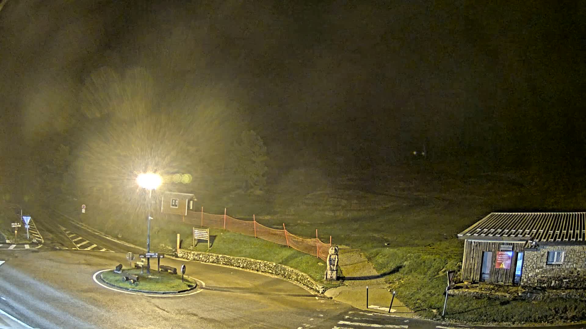 Montserein - Ventoux Mount Live Cam - Carpentras, Vaucluse, Provence-Alpes-Cote d’Azur