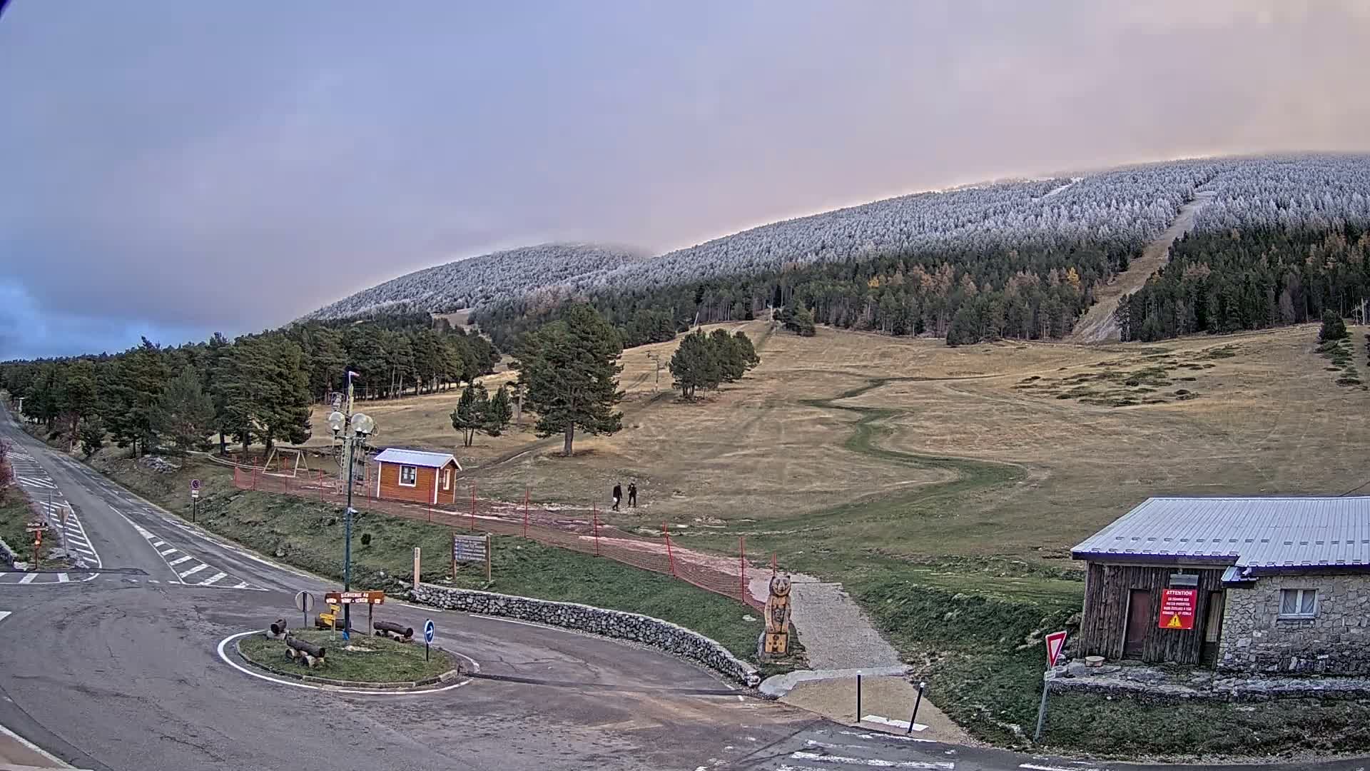 Montserein - Ventoux Mount Live Cam - Carpentras, Vaucluse, Provence-Alpes-Cote d’Azur