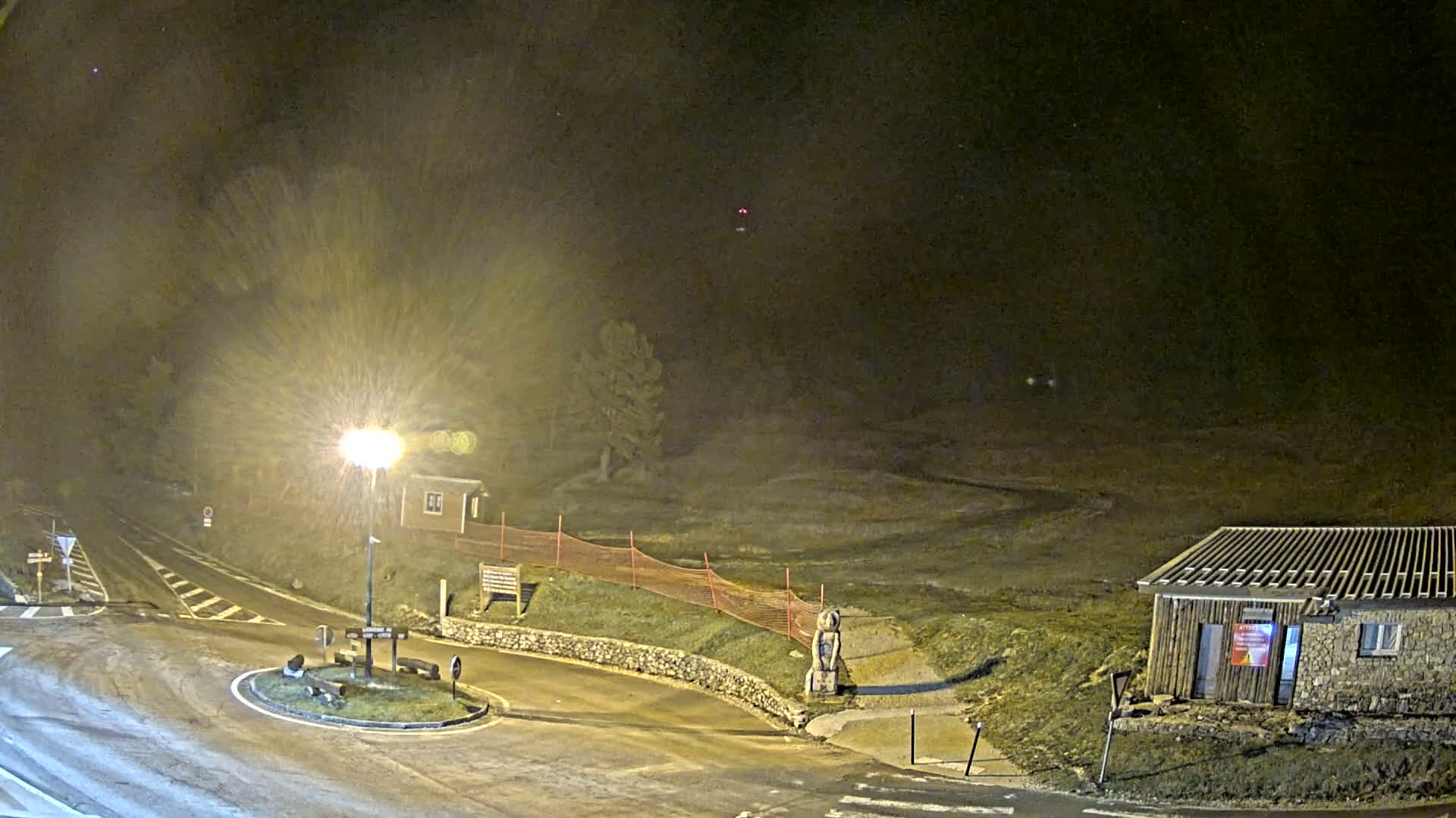 Montserein - Ventoux Mount Live Cam - Carpentras, Vaucluse, Provence-Alpes-Cote d’Azur