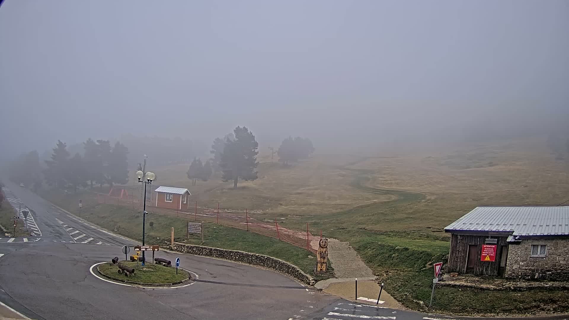 Montserein - Ventoux Mount Live Cam - Carpentras, Vaucluse, Provence-Alpes-Cote d’Azur