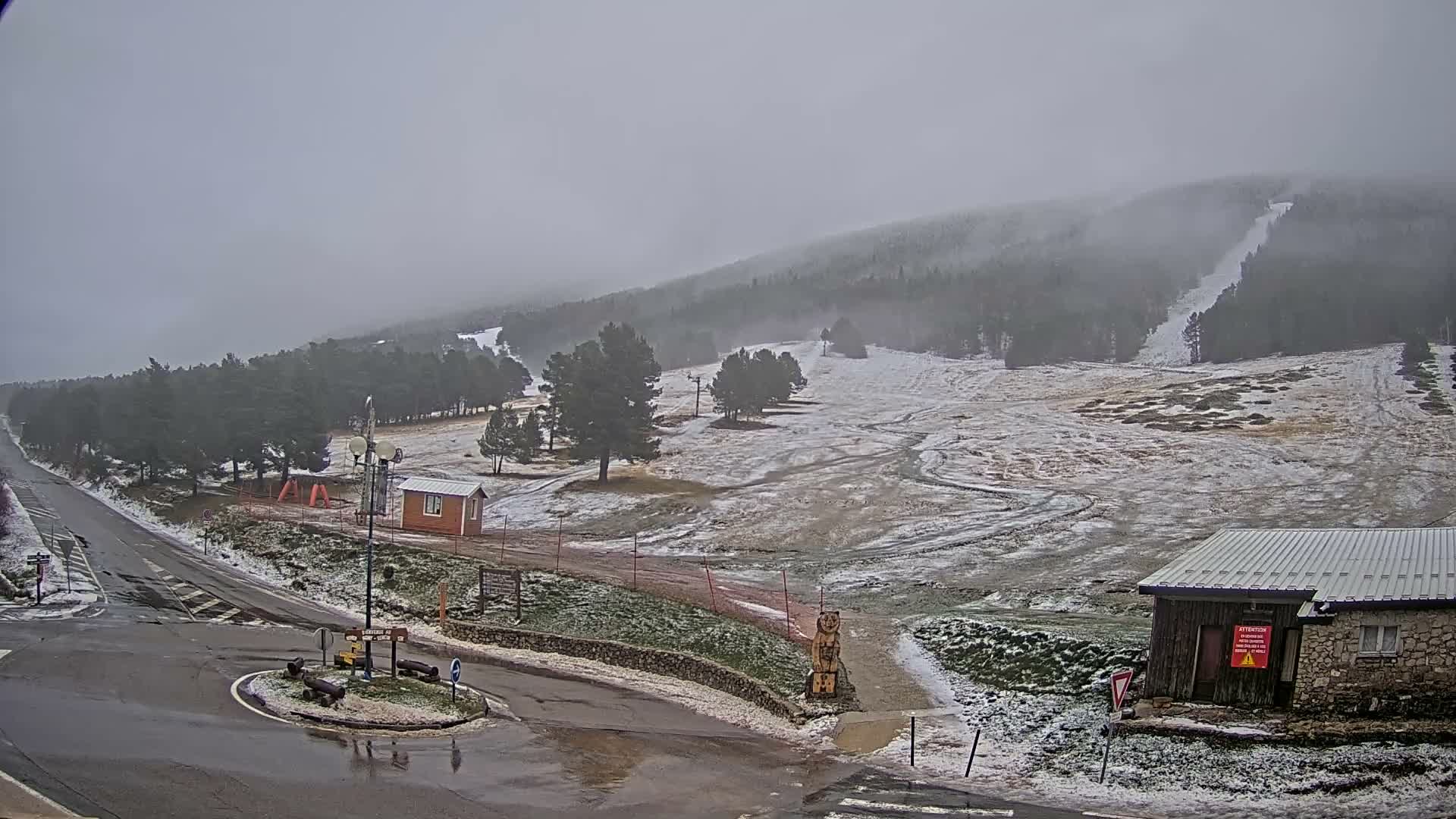 Montserein - Ventoux Mount Live Cam - Carpentras, Vaucluse, Provence-Alpes-Cote d’Azur