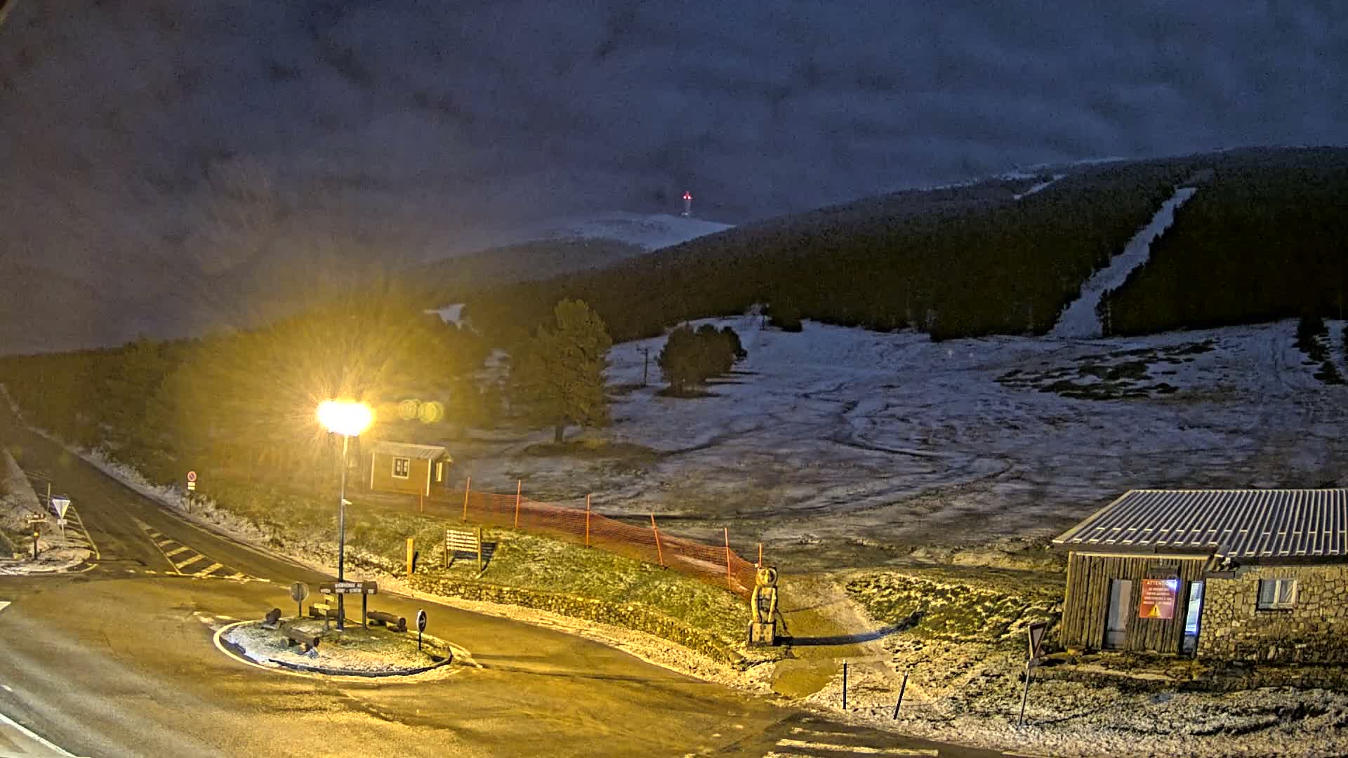 Montserein - Ventoux Mount Live Cam - Carpentras, Vaucluse, Provence-Alpes-Cote d’Azur