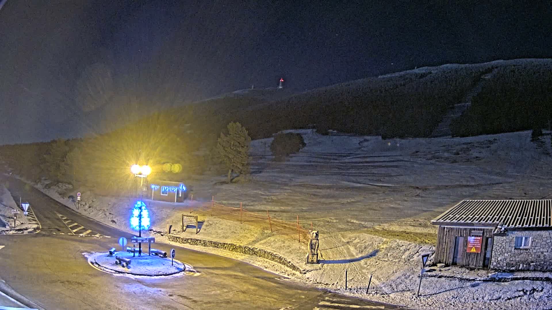 Montserein - Ventoux Mount Live Cam - Carpentras, Vaucluse, Provence-Alpes-Cote d’Azur