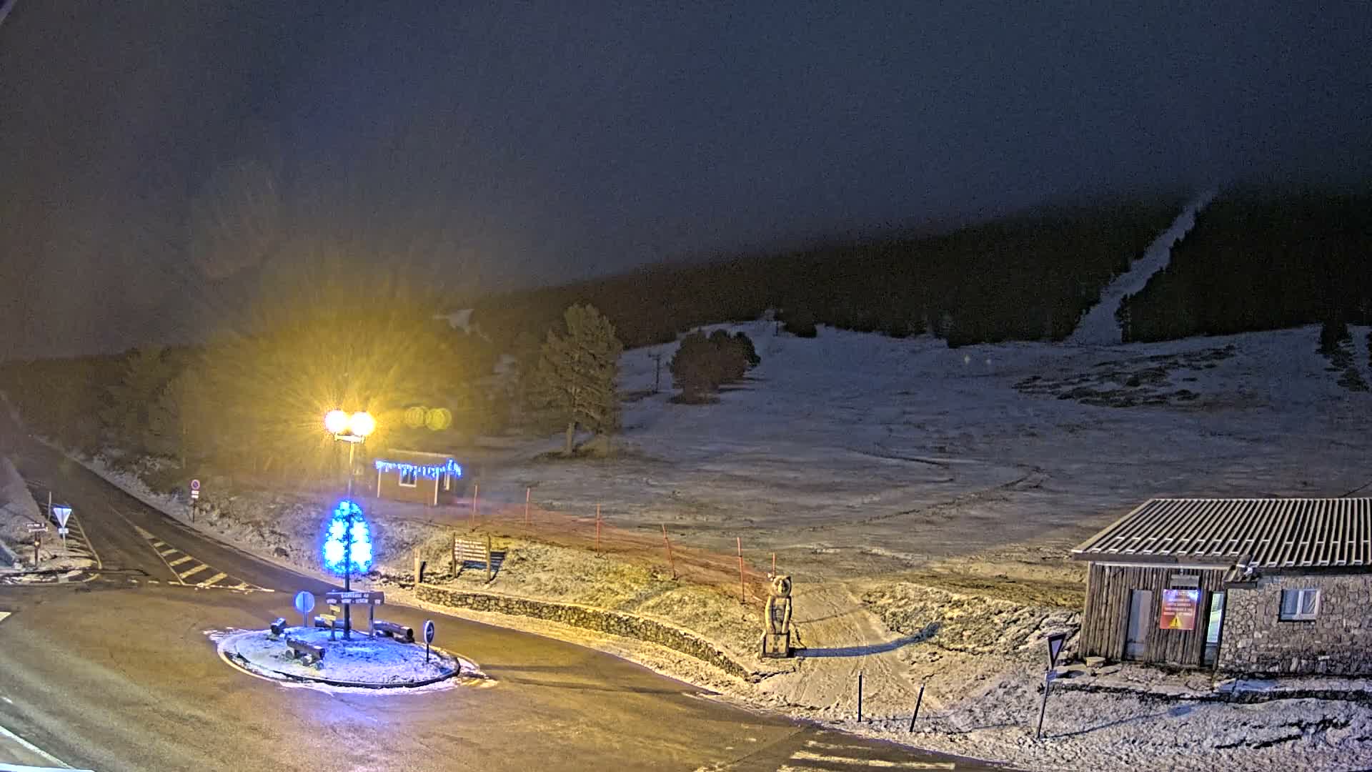 Montserein - Ventoux Mount Live Cam - Carpentras, Vaucluse, Provence-Alpes-Cote d’Azur