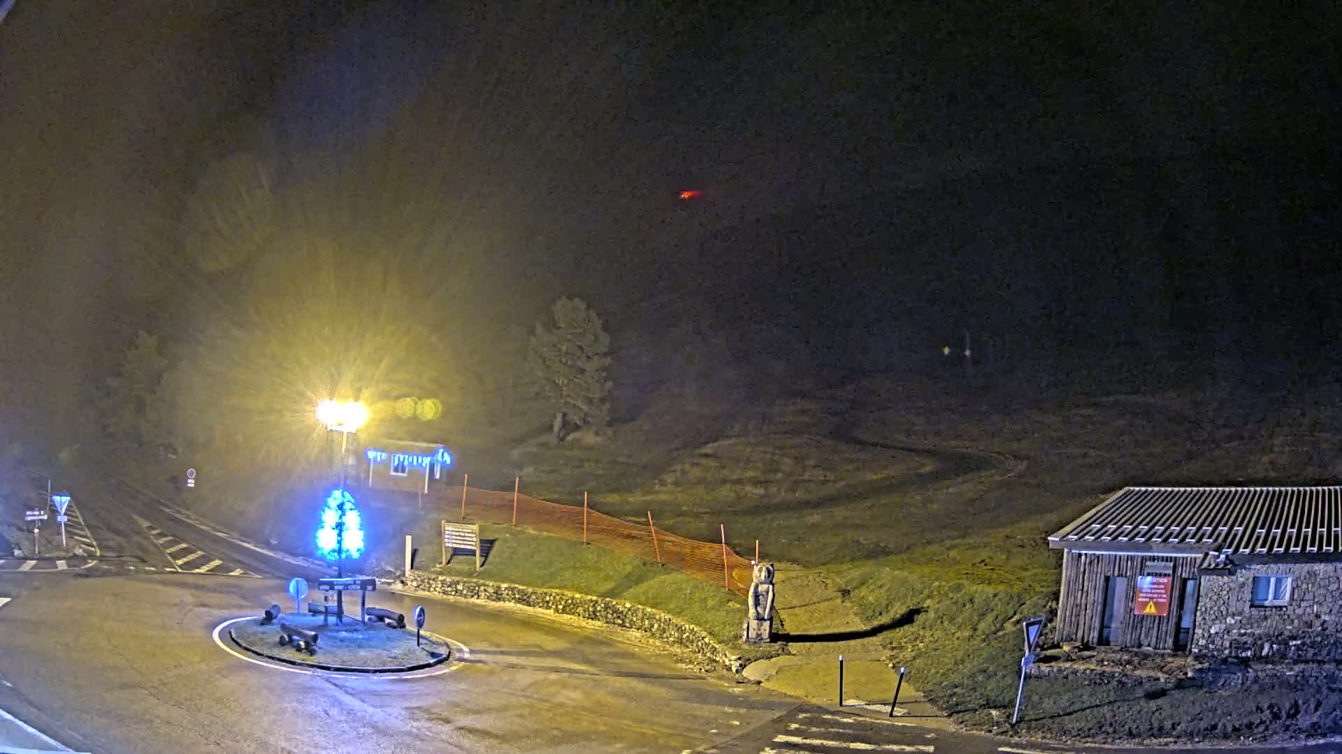 Montserein - Ventoux Mount Live Cam - Carpentras, Vaucluse, Provence-Alpes-Cote d’Azur