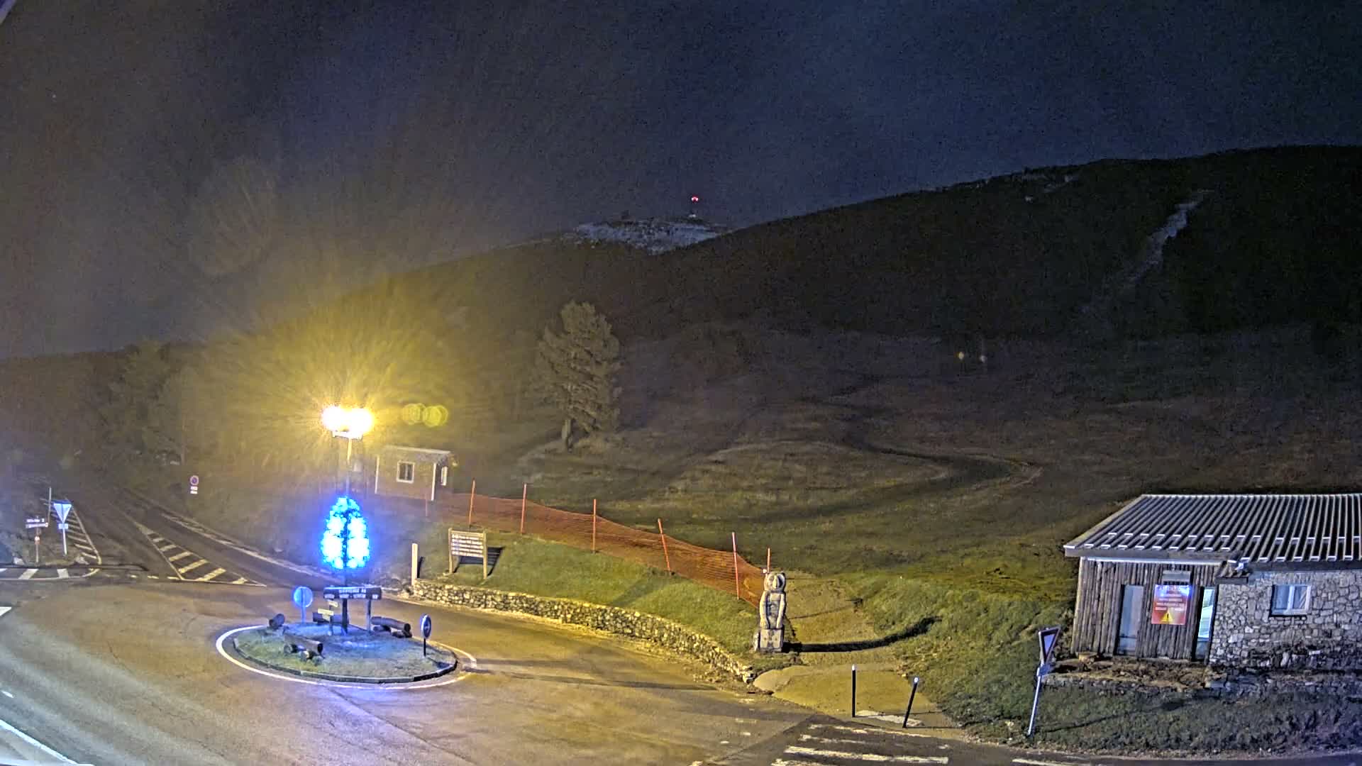 Montserein - Ventoux Mount Live Cam - Carpentras, Vaucluse, Provence-Alpes-Cote d’Azur