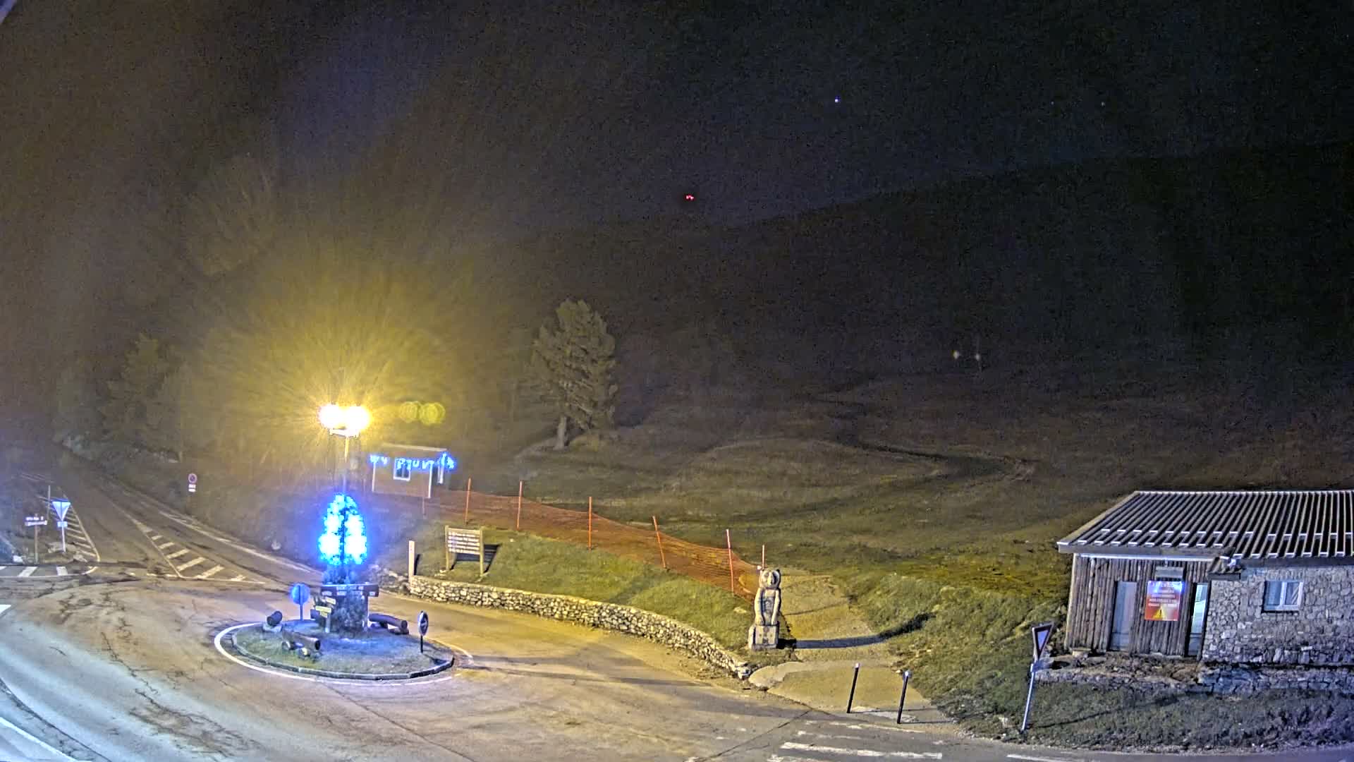 Montserein - Ventoux Mount Live Cam - Carpentras, Vaucluse, Provence-Alpes-Cote d’Azur