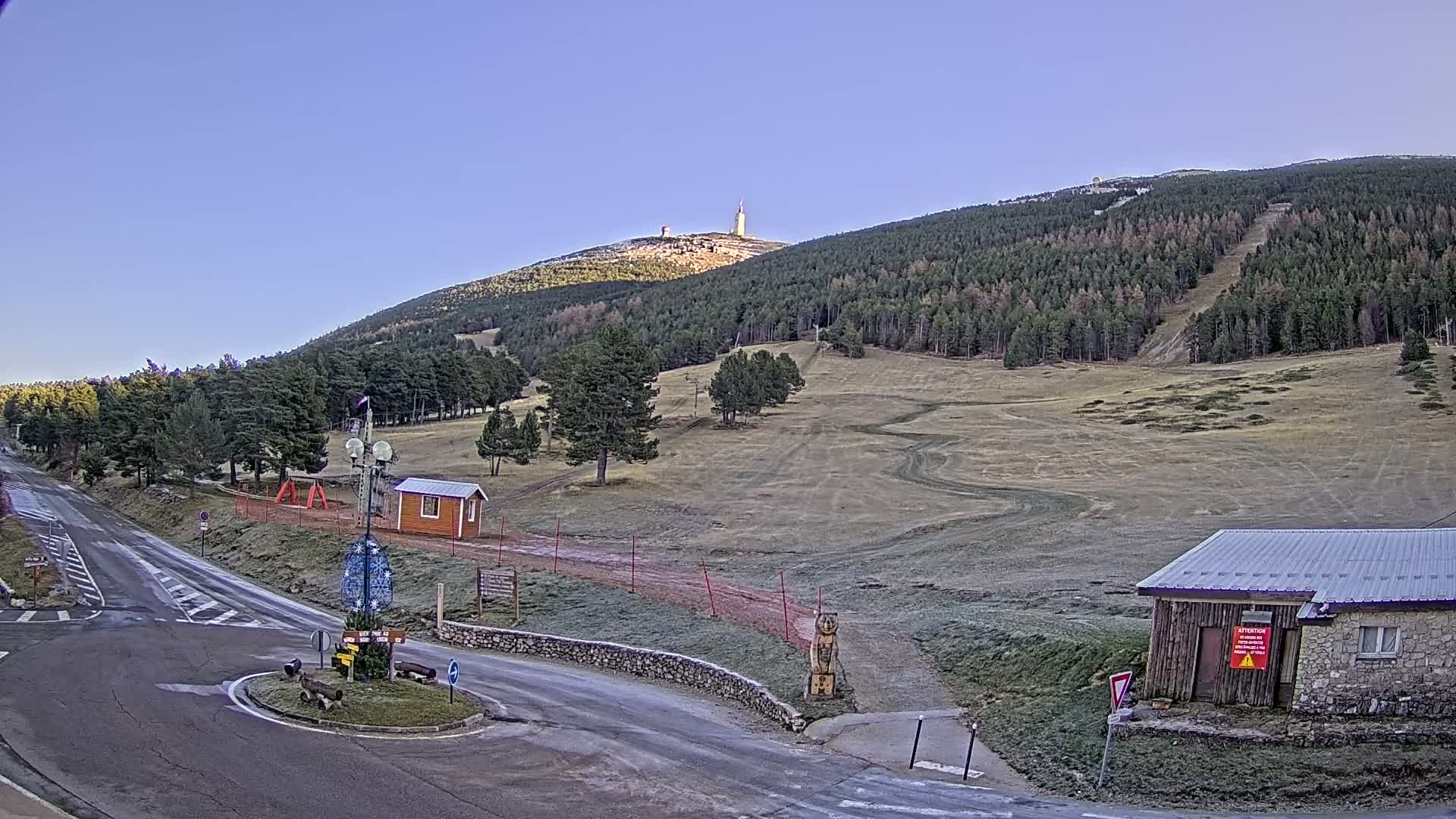 Montserein - Ventoux Mount Live Cam - Carpentras, Vaucluse, Provence-Alpes-Cote d’Azur