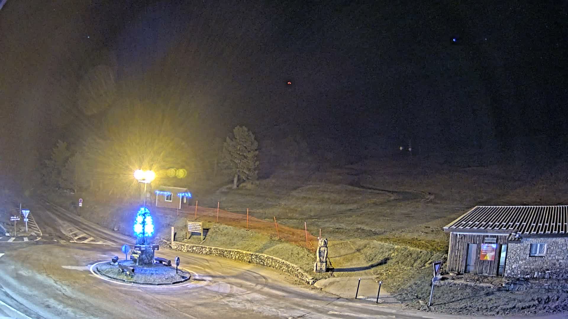 Montserein - Ventoux Mount Live Cam - Carpentras, Vaucluse, Provence-Alpes-Cote d’Azur