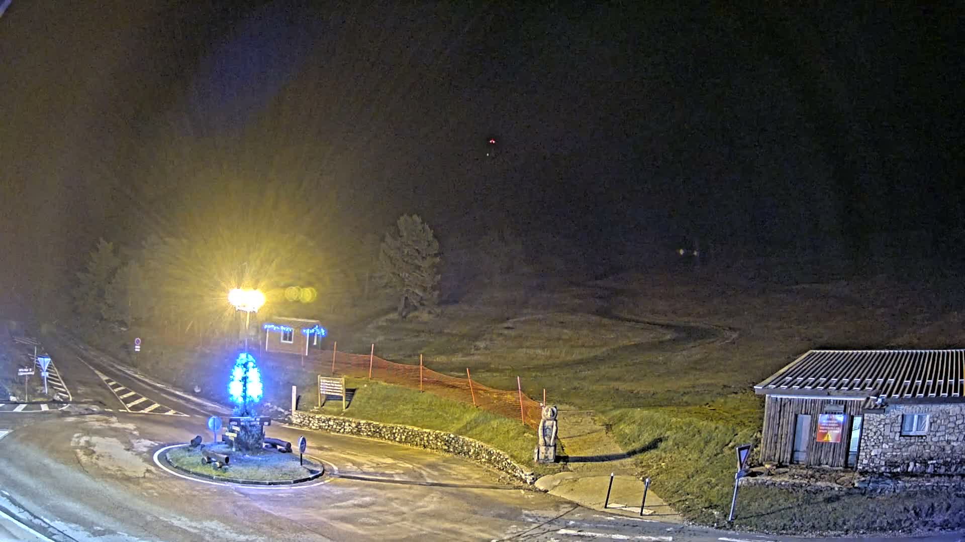 Montserein - Ventoux Mount Live Cam - Carpentras, Vaucluse, Provence-Alpes-Cote d’Azur