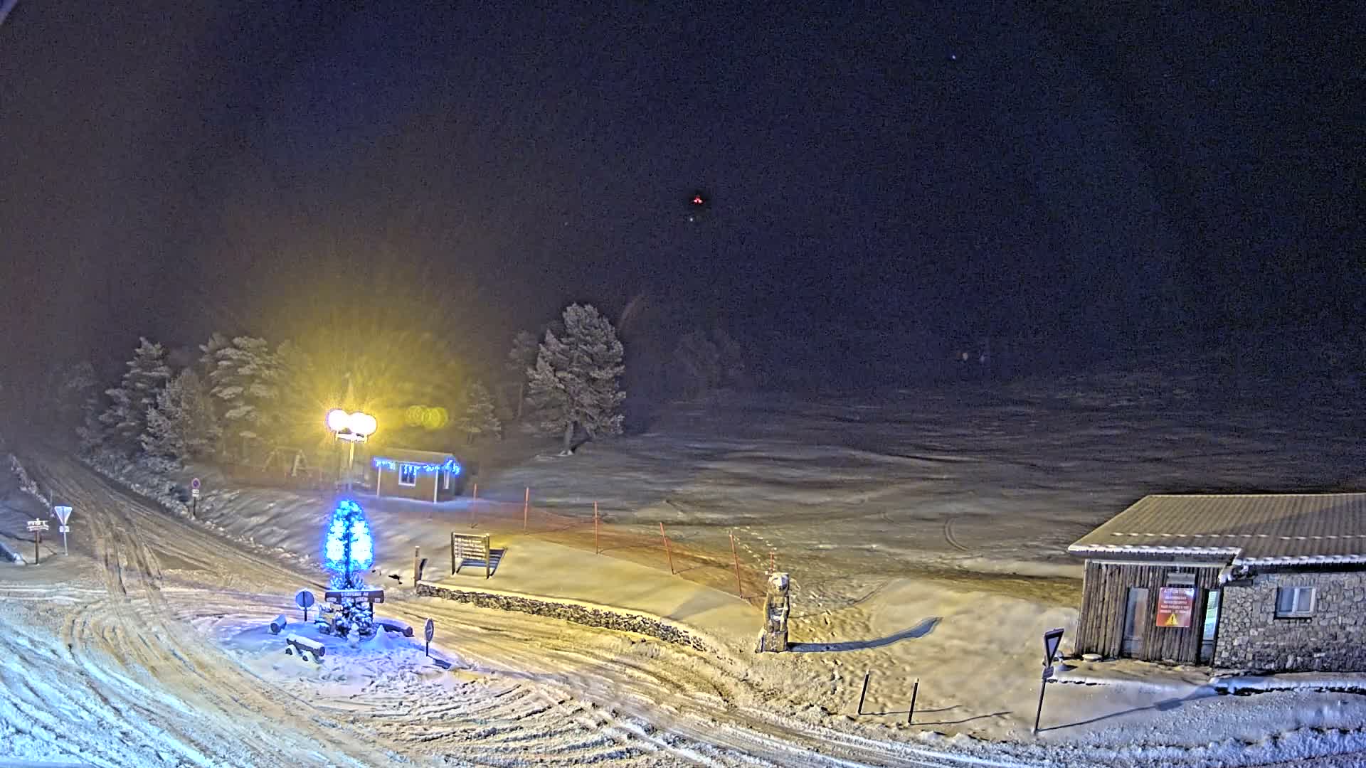 Montserein - Ventoux Mount Live Cam - Carpentras, Vaucluse, Provence-Alpes-Cote d’Azur