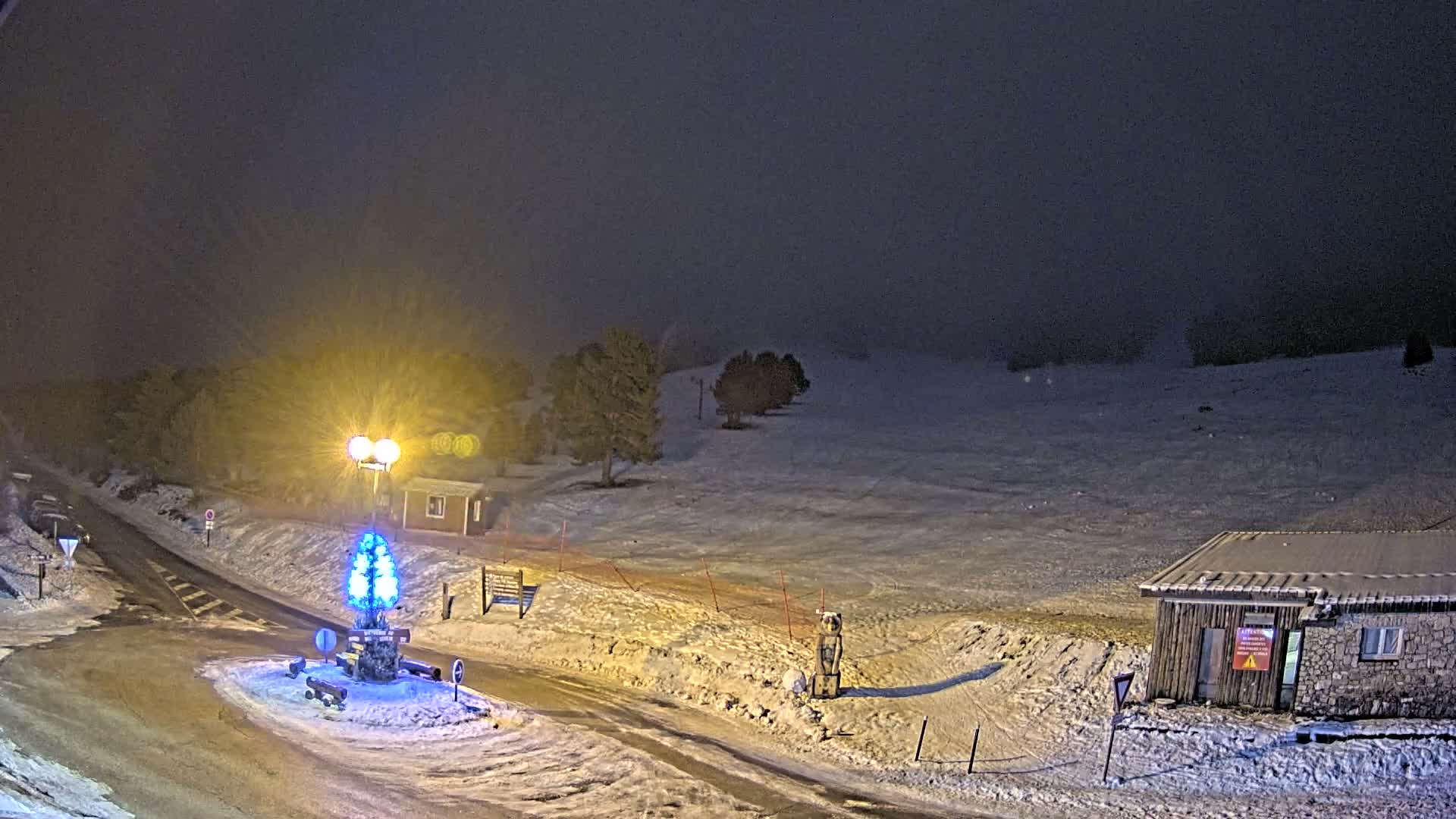 Montserein - Ventoux Mount Live Cam - Carpentras, Vaucluse, Provence-Alpes-Cote d’Azur