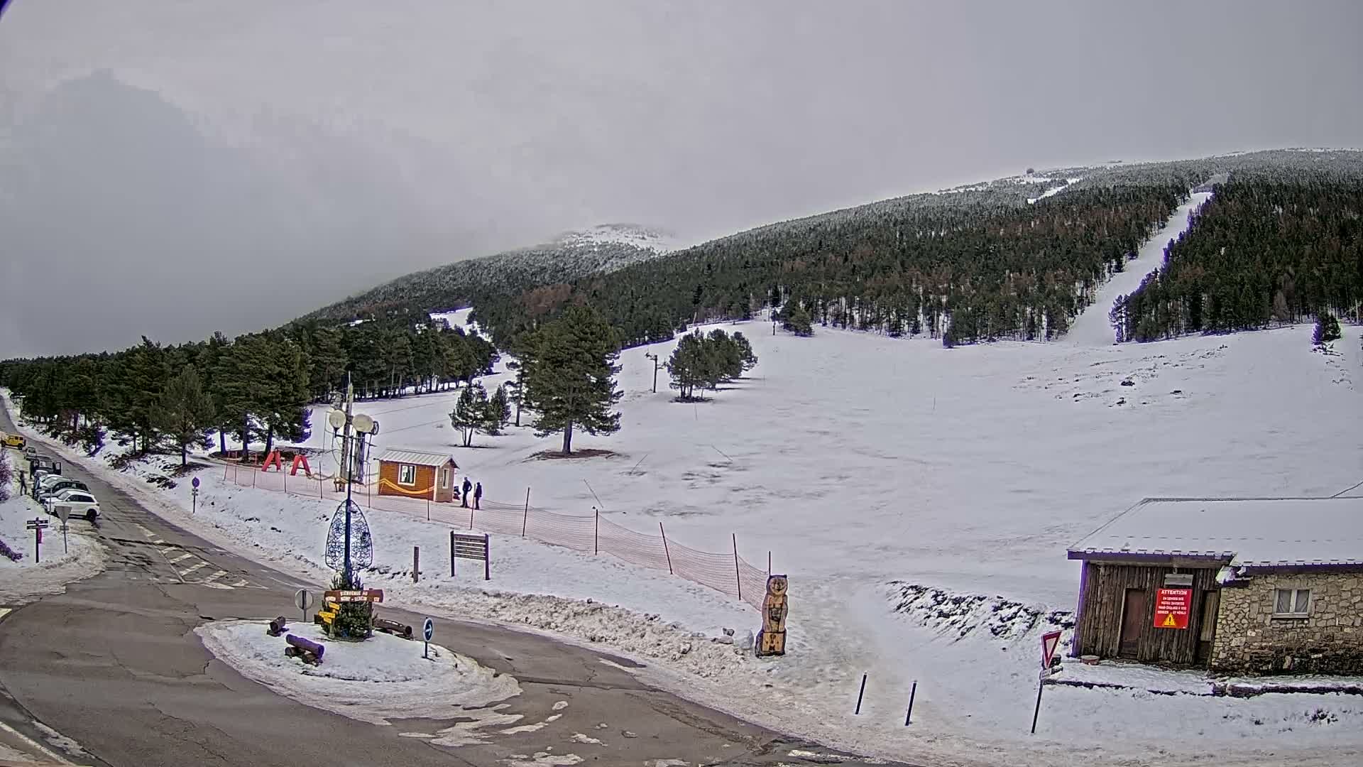 Montserein - Ventoux Mount Live Cam - Carpentras, Vaucluse, Provence-Alpes-Cote d’Azur