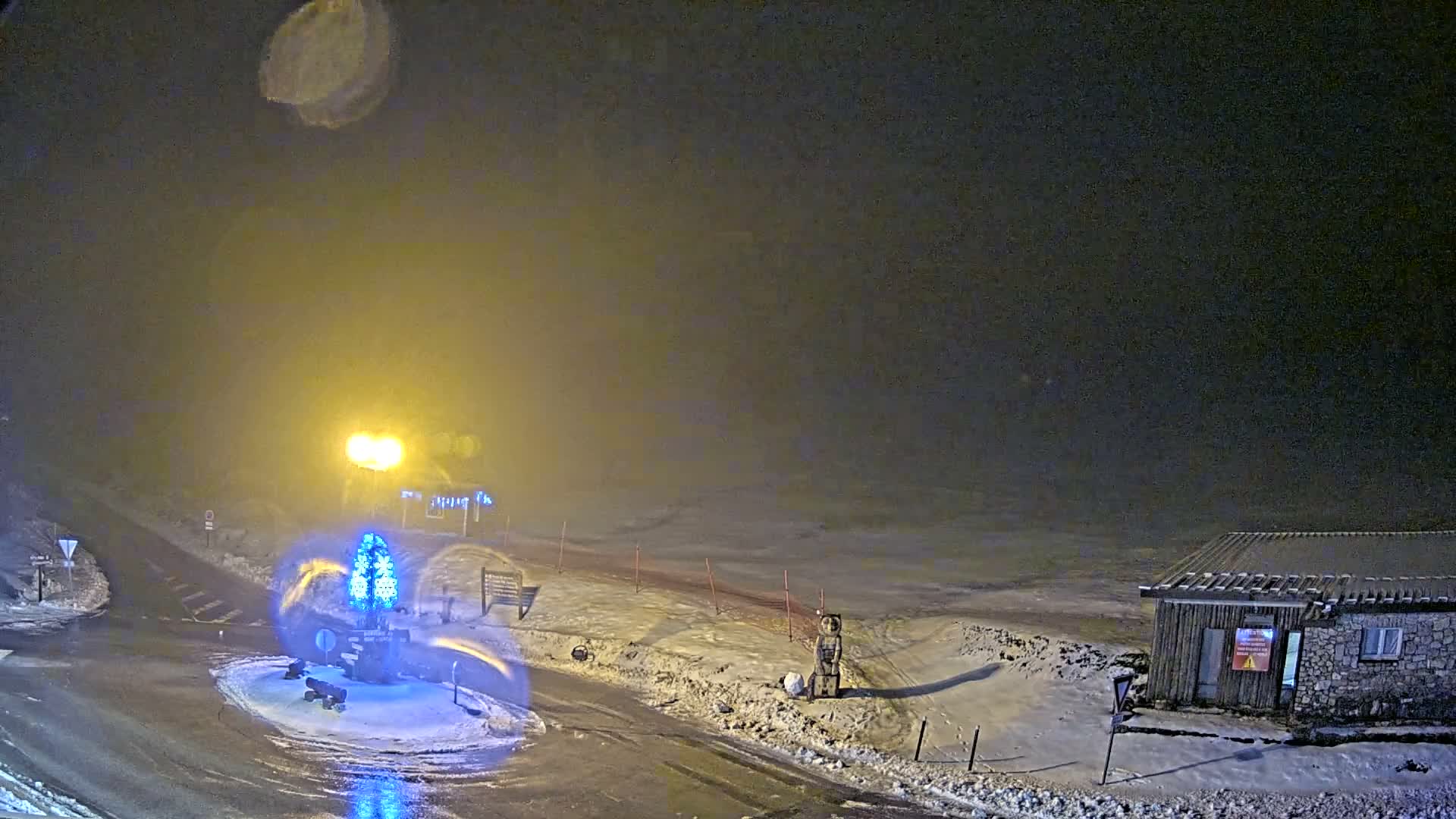 Montserein - Ventoux Mount Live Cam - Carpentras, Vaucluse, Provence-Alpes-Cote d’Azur
