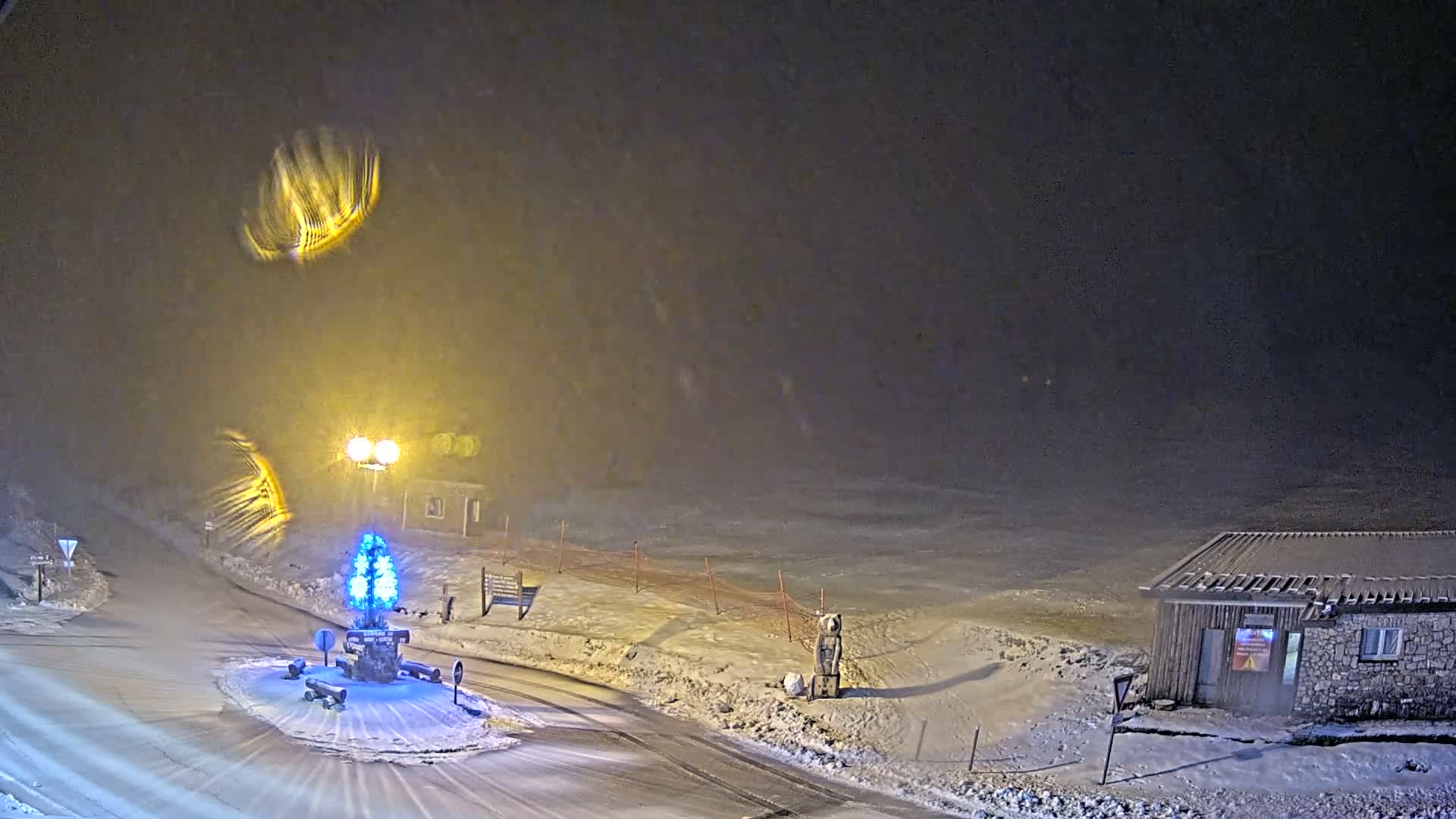 Montserein - Ventoux Mount Live Cam - Carpentras, Vaucluse, Provence-Alpes-Cote d’Azur