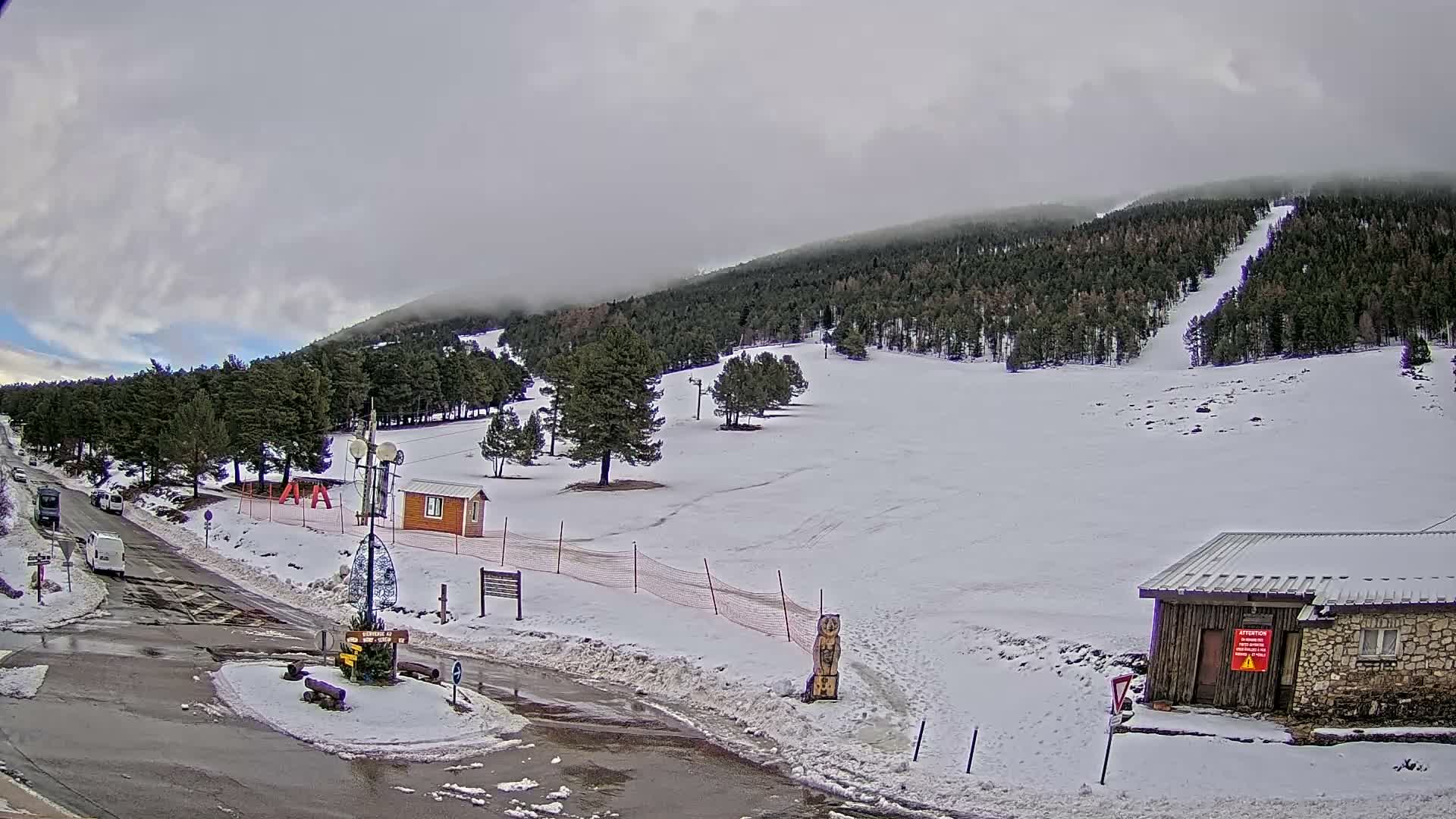Montserein - Ventoux Mount Live Cam - Carpentras, Vaucluse, Provence-Alpes-Cote d’Azur