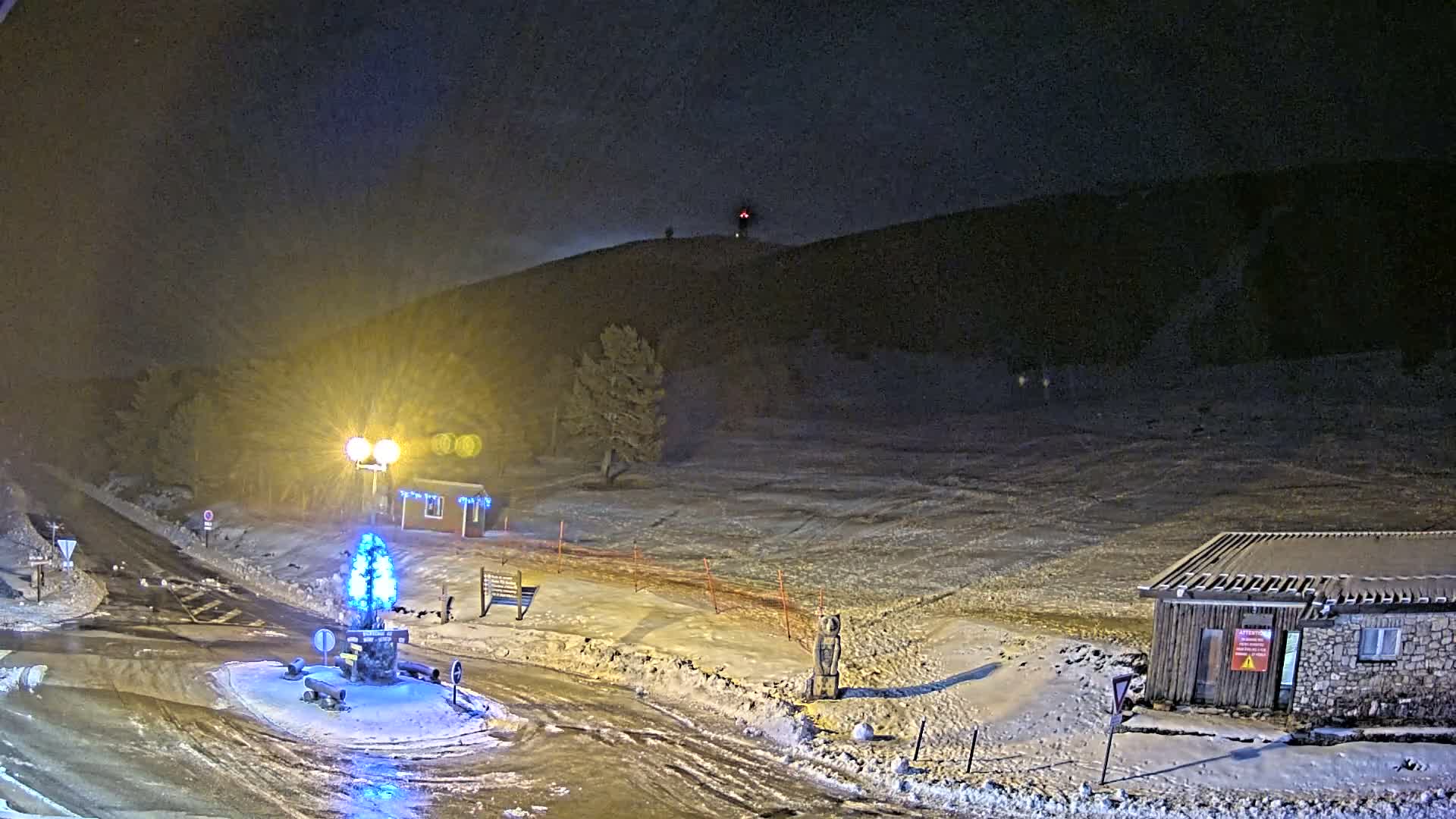 Montserein - Ventoux Mount Live Cam - Carpentras, Vaucluse, Provence-Alpes-Cote d’Azur