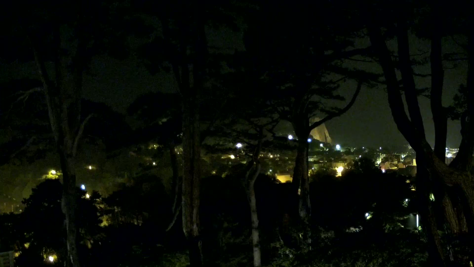 Etretat Commune Skyline PTZ Live Cam - Le Havre, Seine-Maritime, 	Normandie, France