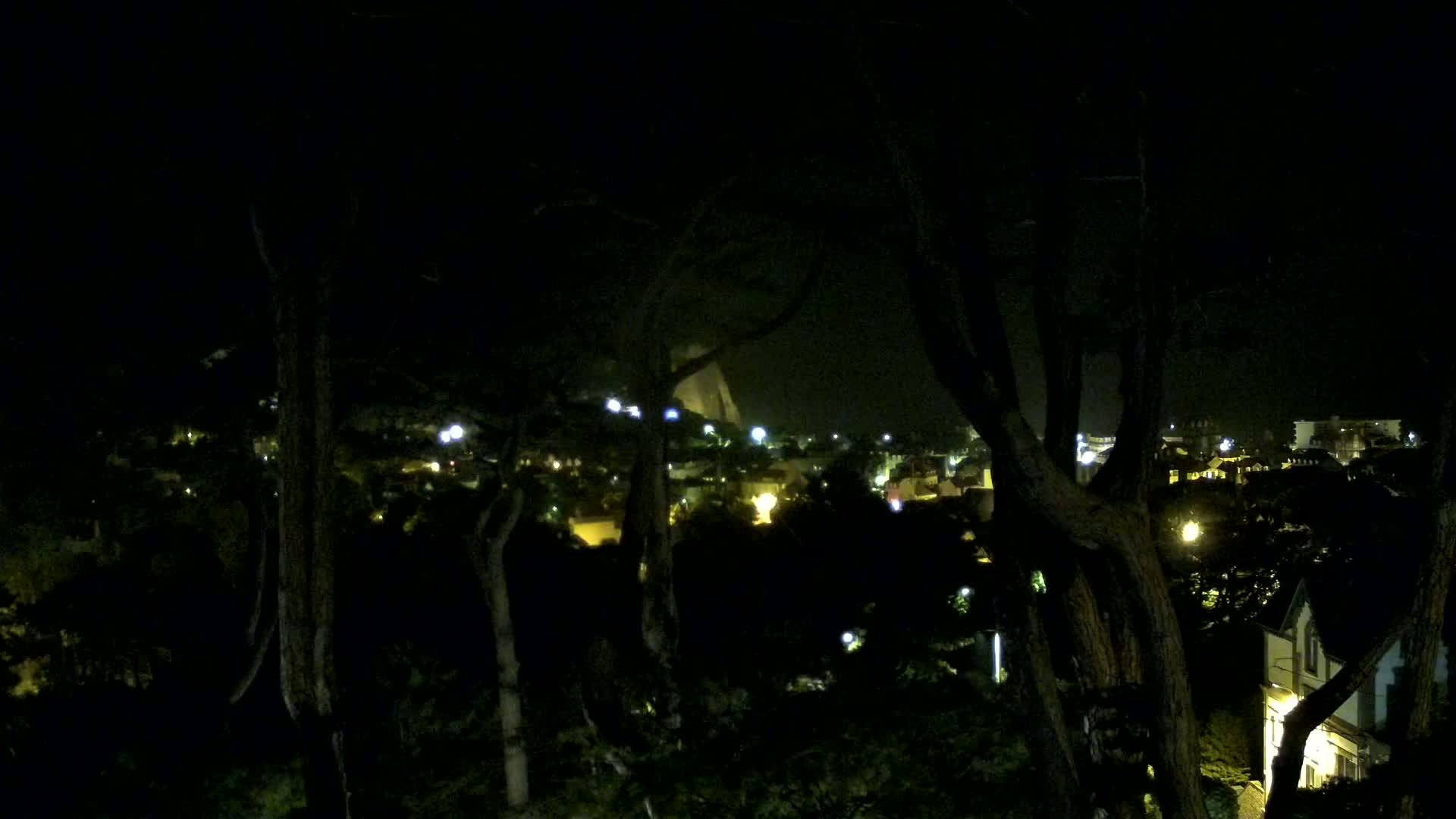 Etretat Commune Skyline PTZ Live Cam - Le Havre, Seine-Maritime, 	Normandie, France