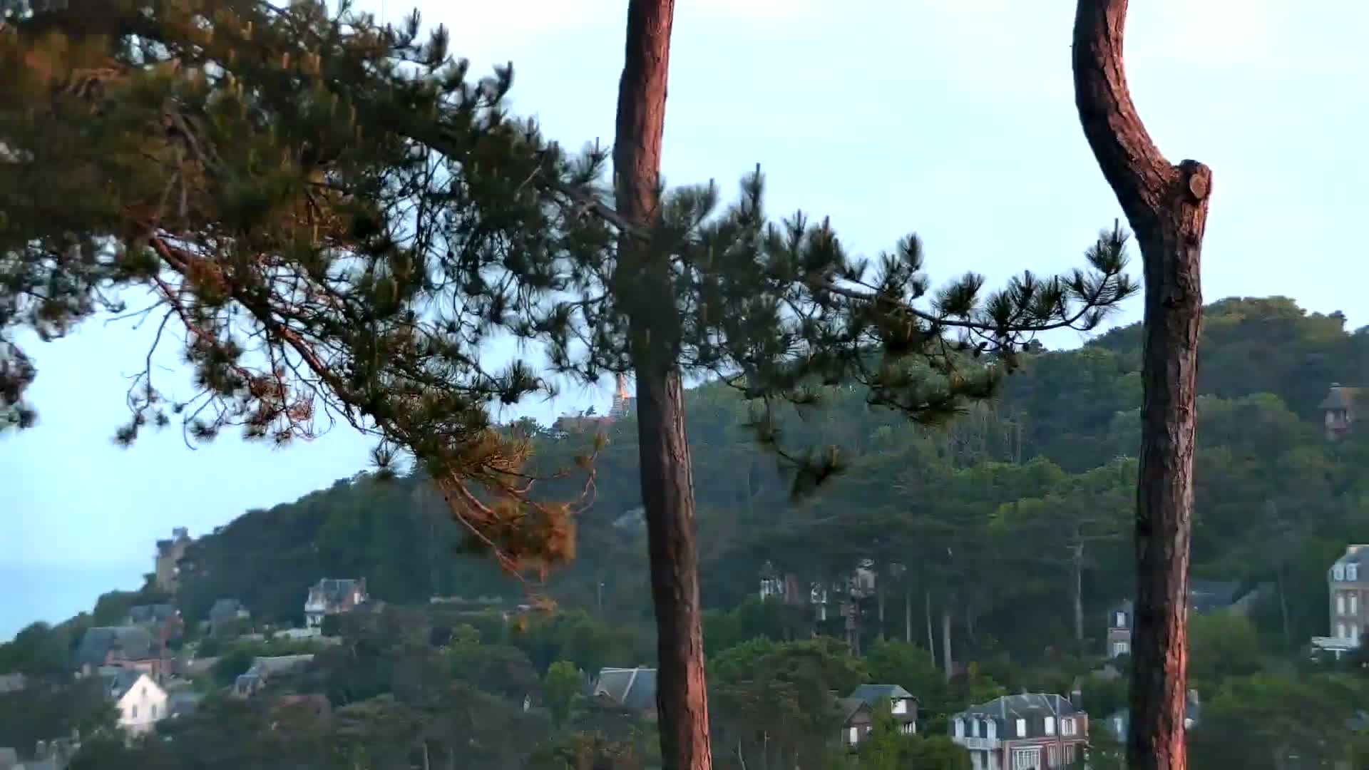 Etretat Commune Skyline PTZ Live Cam - Le Havre, Seine-Maritime, 	Normandie, France