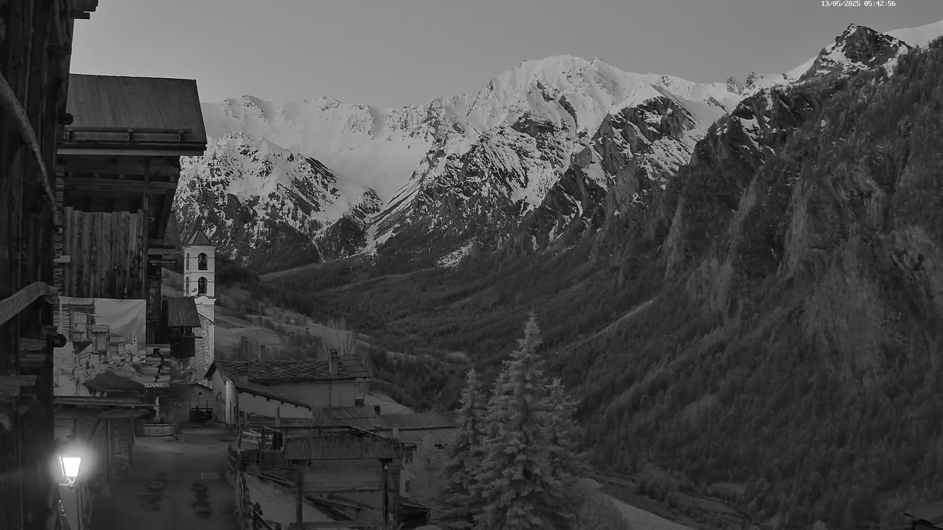 Saint-Véran Village Live Cam - Briancon, Hautes-Alpes, Provence-Alpes-Cote d’Azur, France